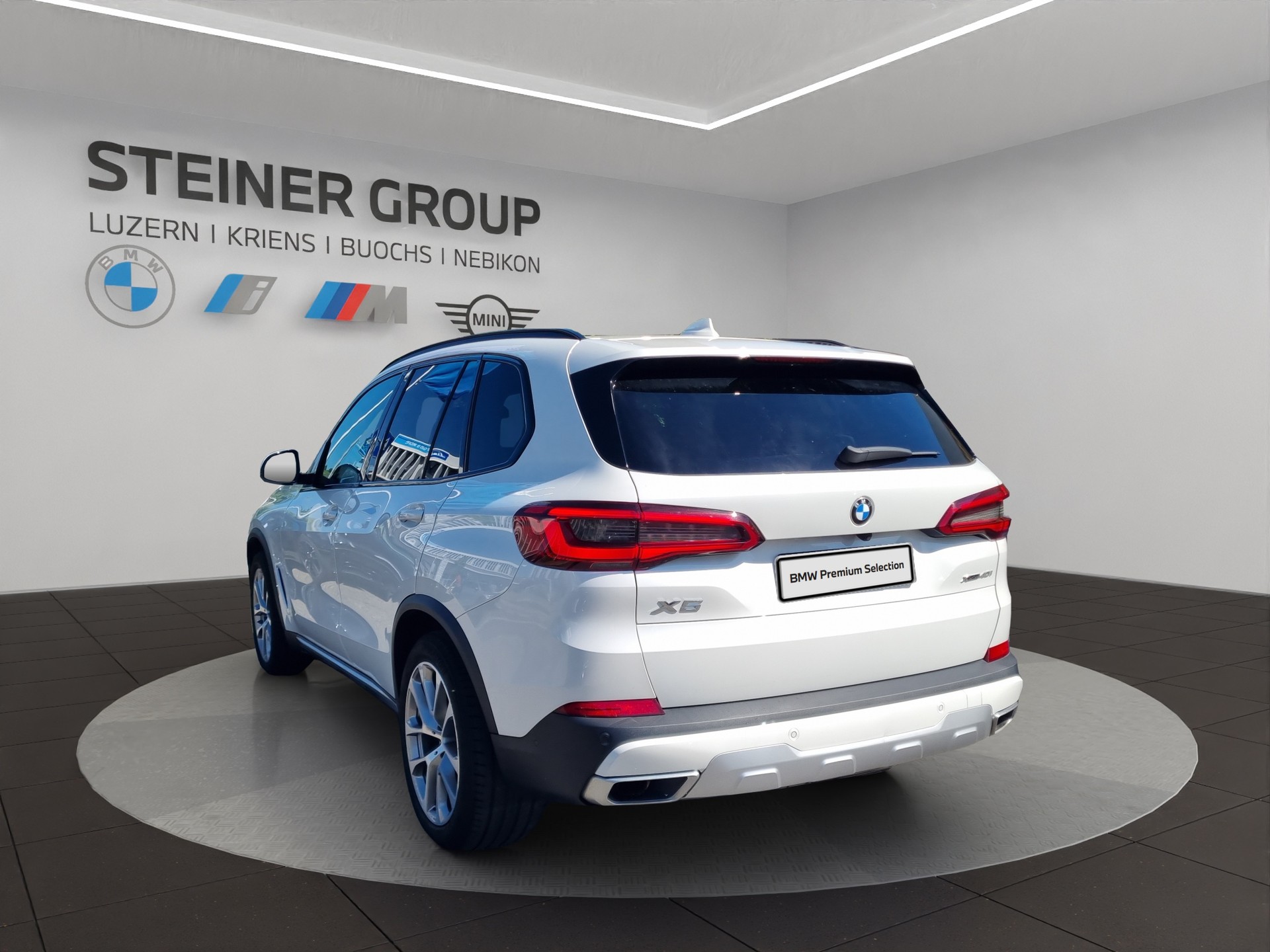 BMW X5 xDrive 40i xLine Steptronic-image-6