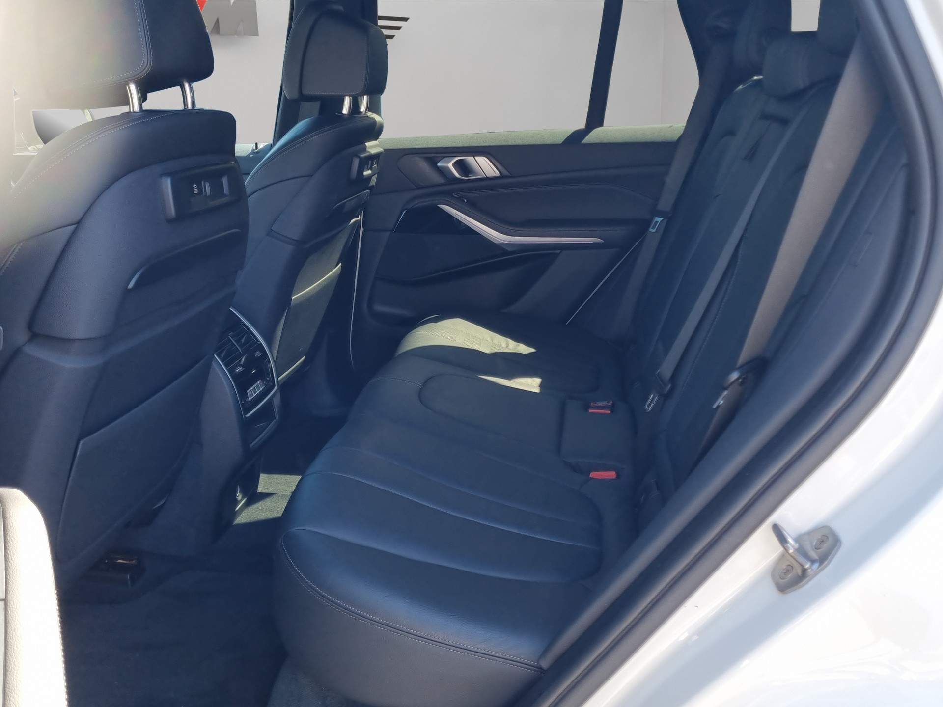BMW X5 xDrive 40i xLine Steptronic-image-18