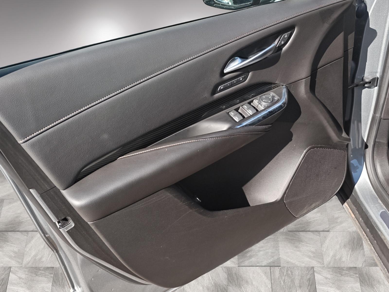 CADILLAC XT4 2.0 T Sport AWD-image-14