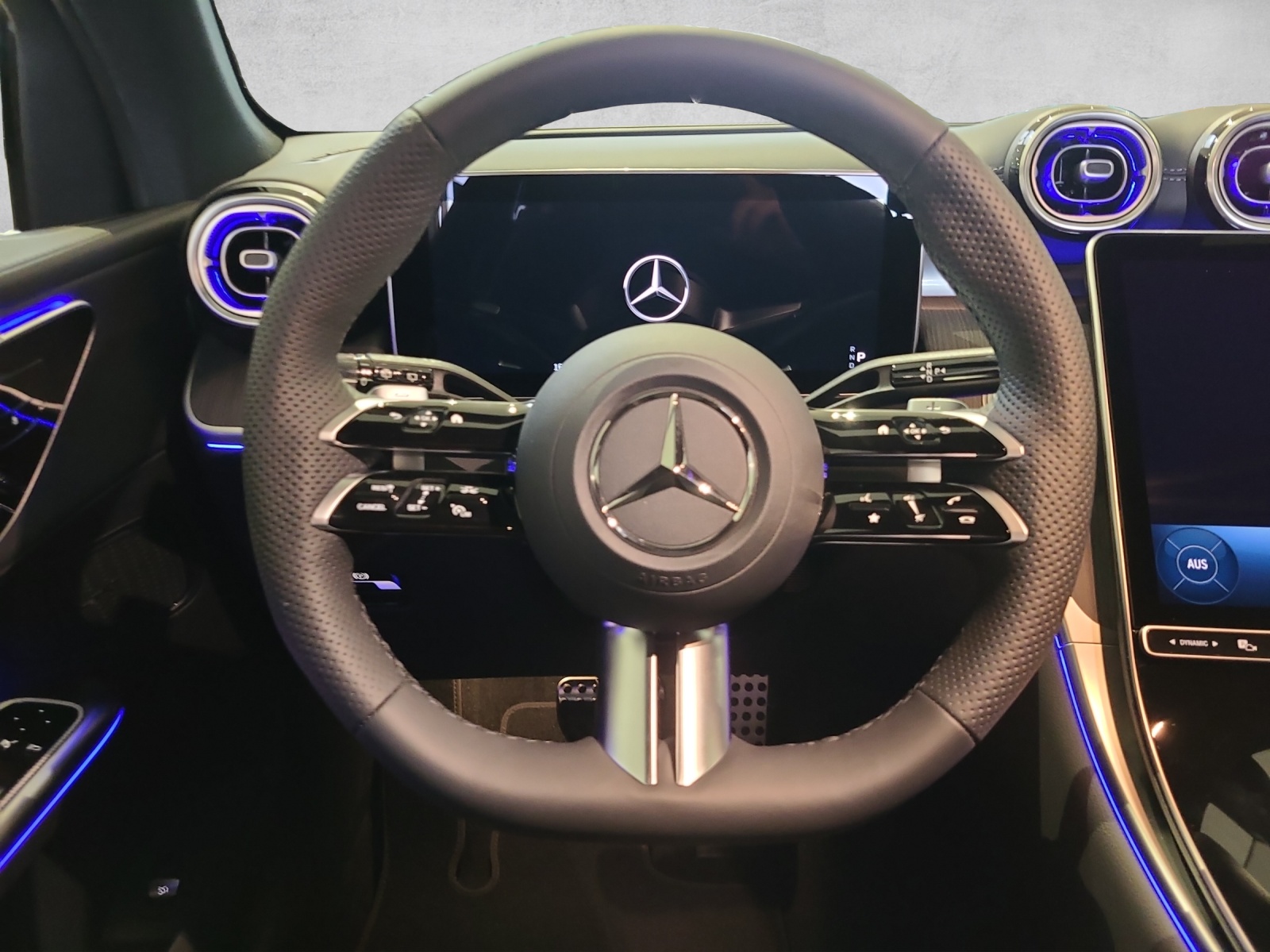 MERCEDES-BENZ GLC 220 d 4Matic 9G-Tronic-image-12