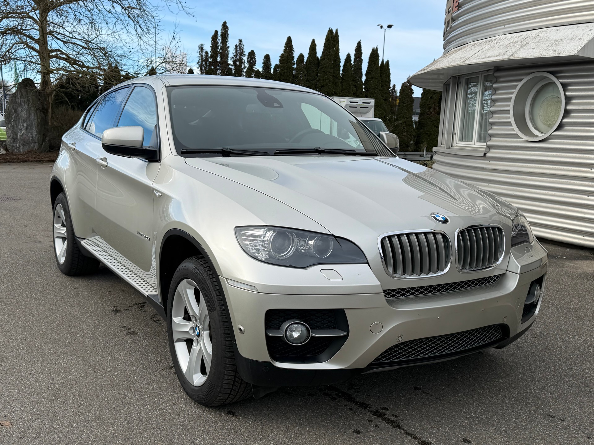 BMW X6-image-1