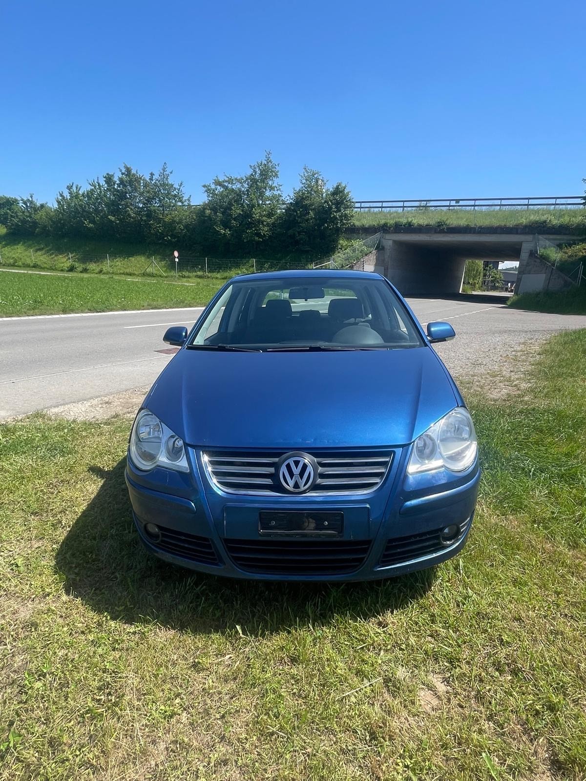 VW Polo 1.4 16V Young&Fresh Automatic-image-6