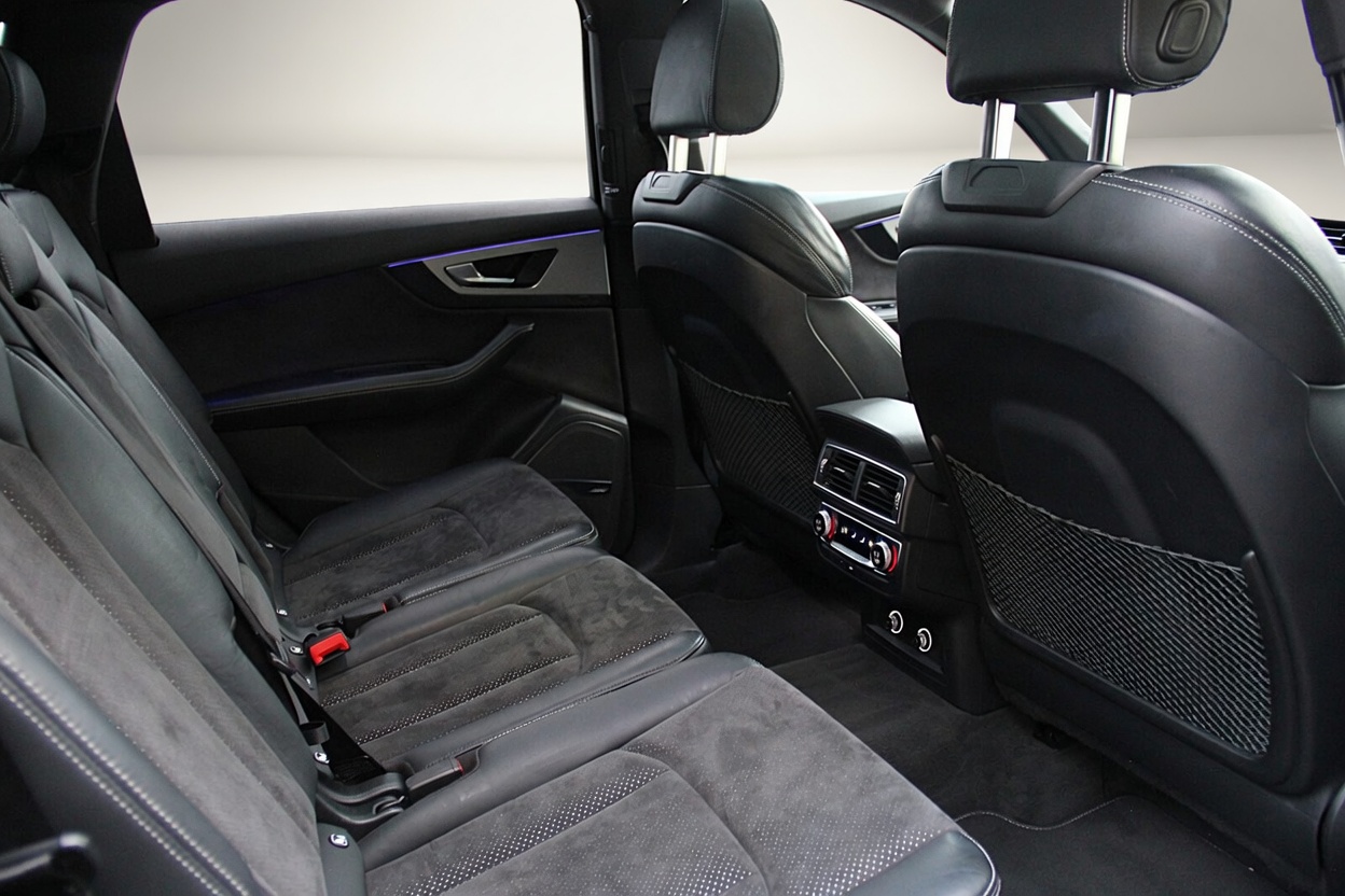 AUDI Q7 50 TDI quattro tiptronic-image-11