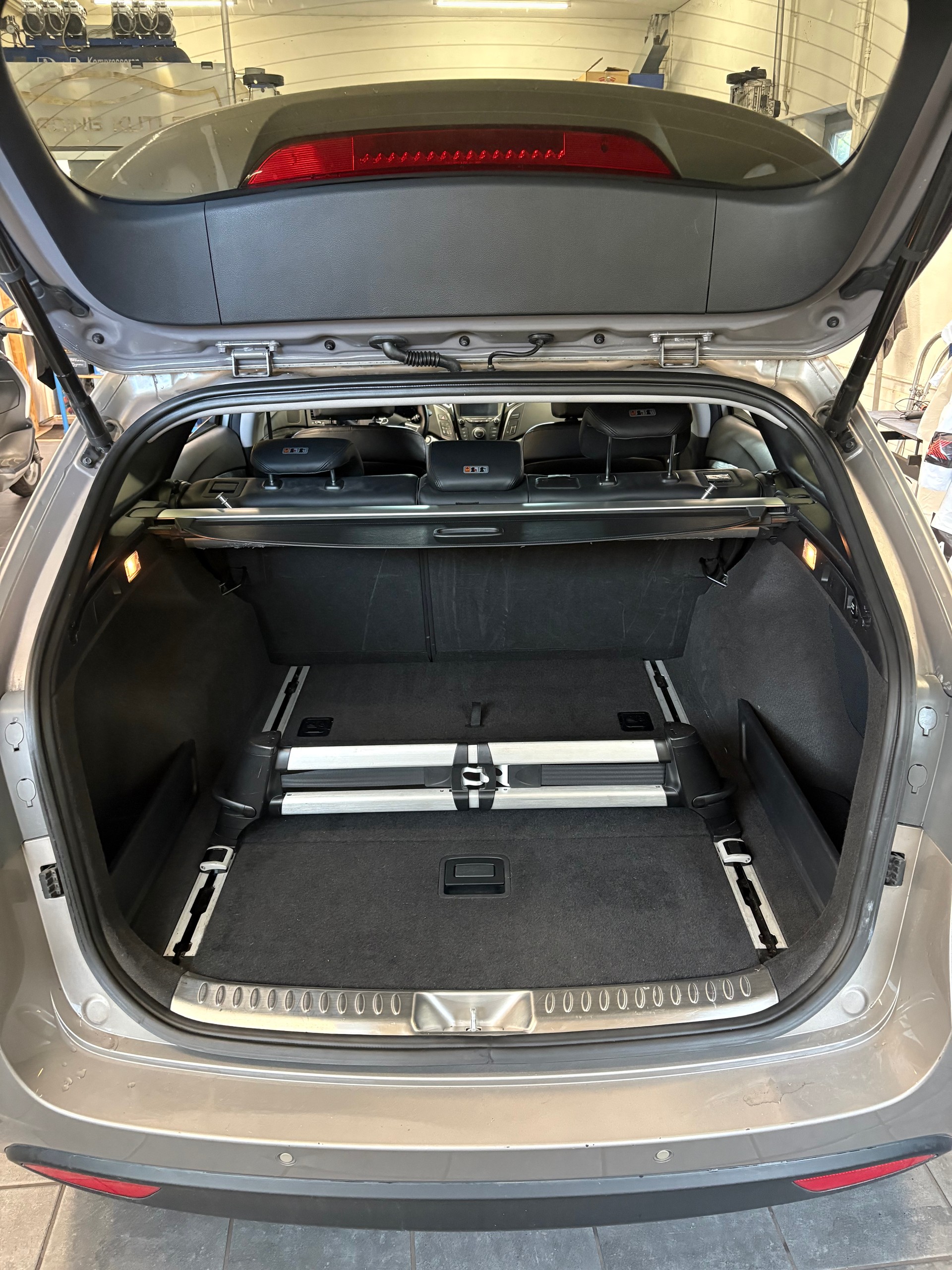 HYUNDAI i40 Wagon 1.7 CRDI Amplia Automatic-image-18