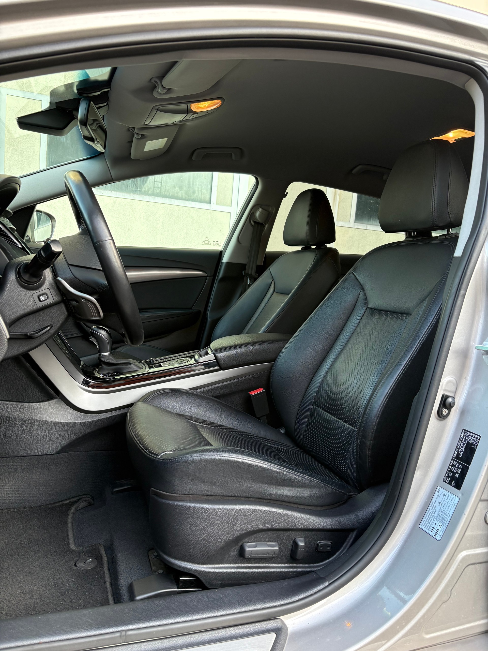 HYUNDAI i40 Wagon 1.7 CRDI Amplia Automatic-image-5