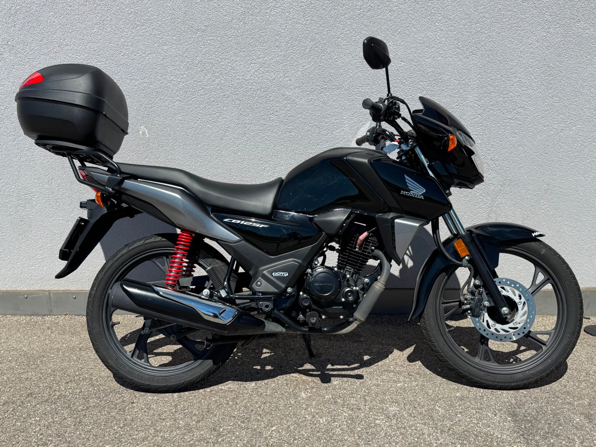 HONDA CBF 125 M-showroom-element-1
