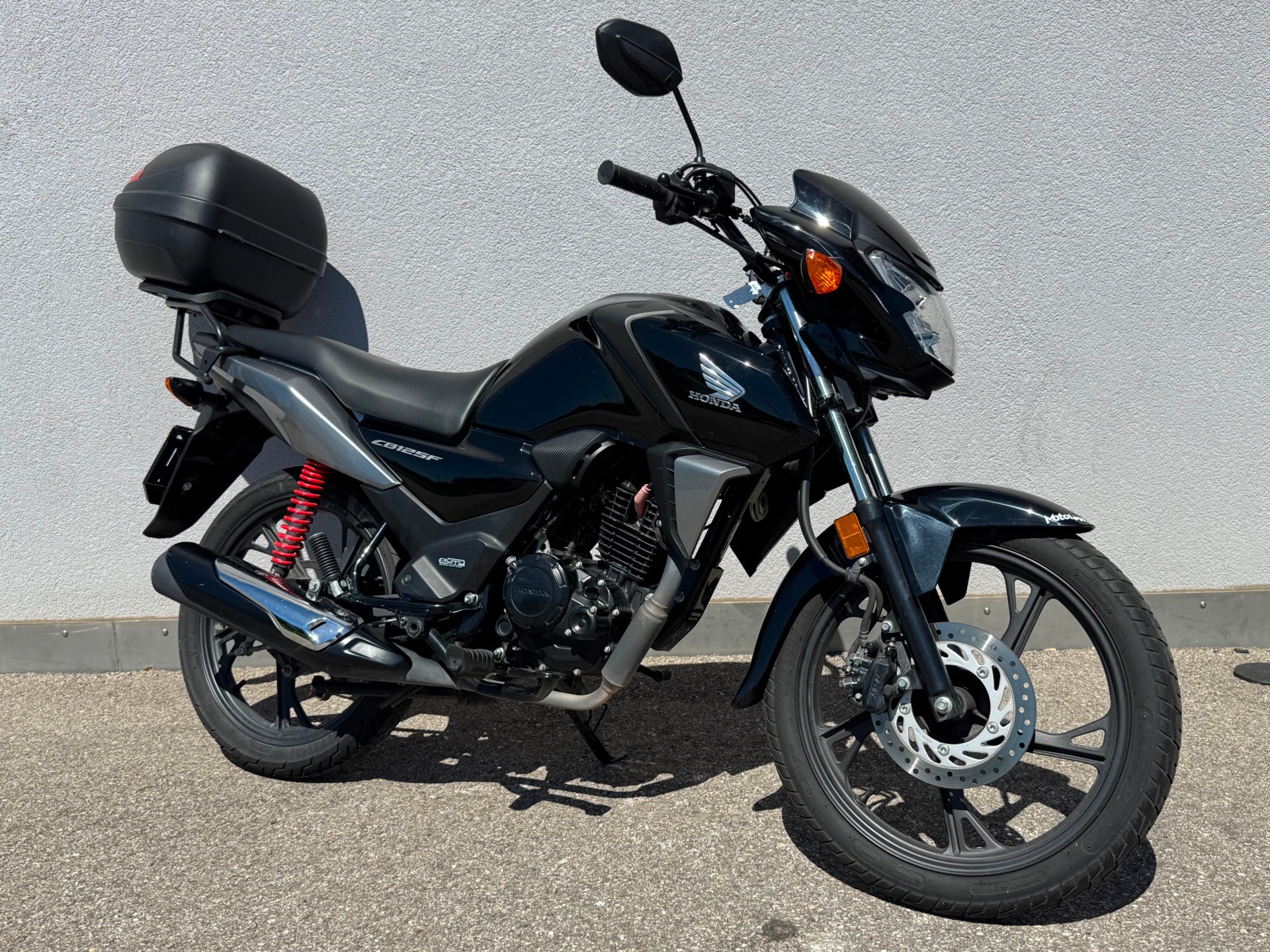 HONDA CBF 125 M-showroom-element-2