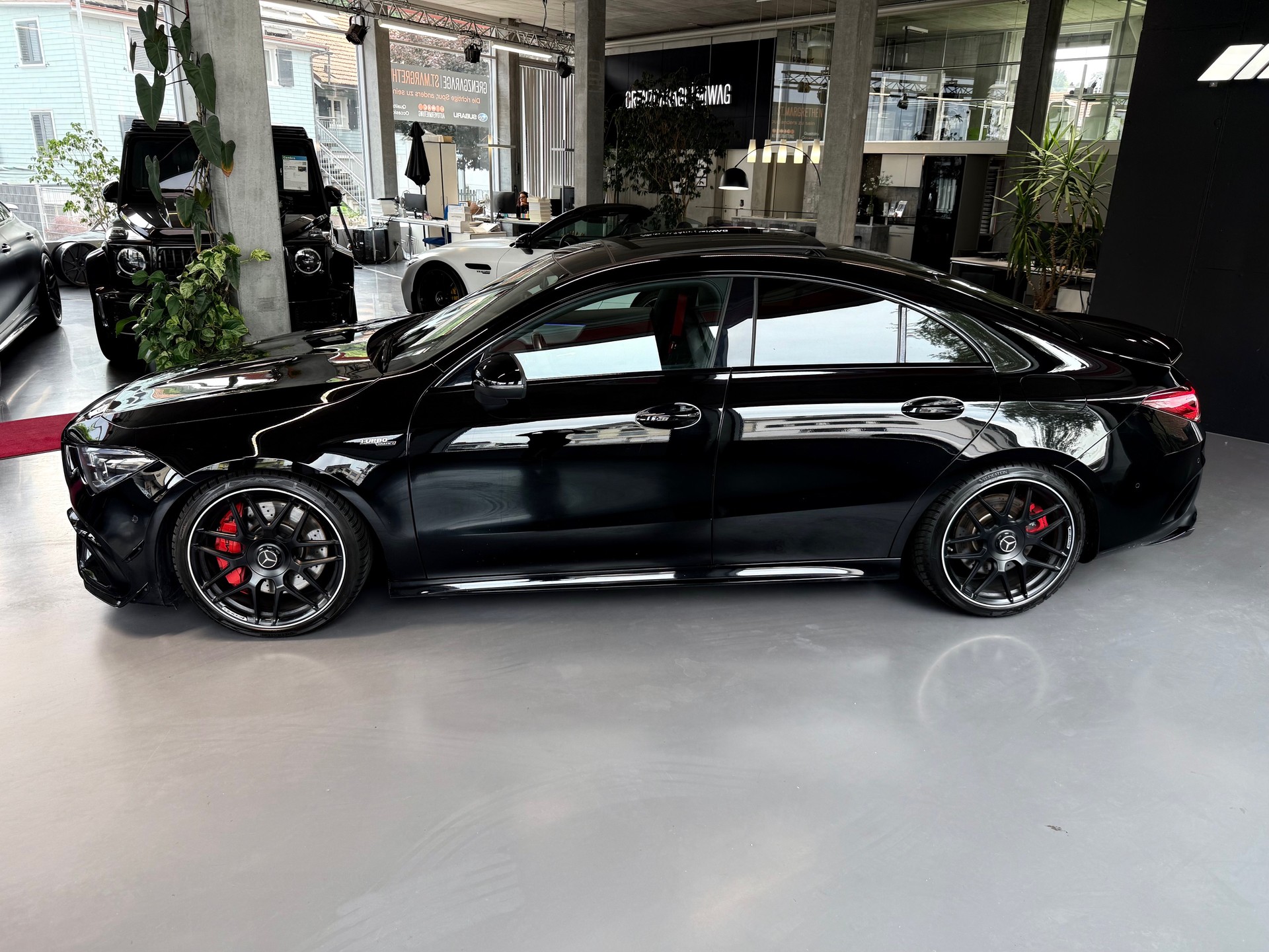 MERCEDES-BENZ CLA 45 S AMG 4Matic+ 8G-DCT-showroom-element-3