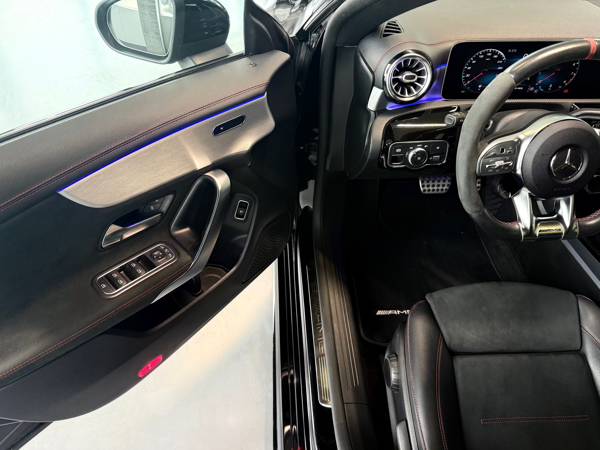 MERCEDES-BENZ CLA 45 S AMG 4Matic+ 8G-DCT-image-8