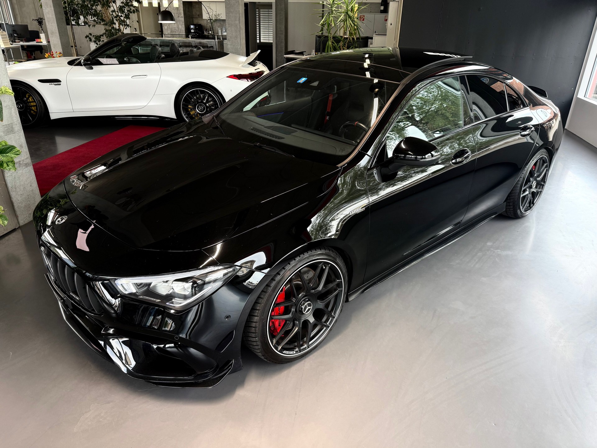 MERCEDES-BENZ CLA 45 S AMG 4Matic+ 8G-DCT-showroom-element-2