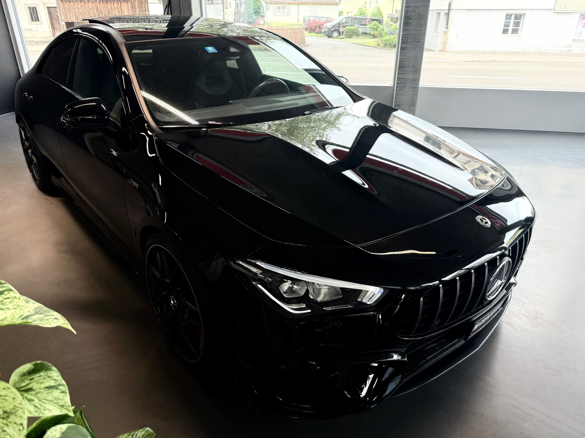 MERCEDES-BENZ CLA 45 S AMG 4Matic+ 8G-DCT-showroom-element-1