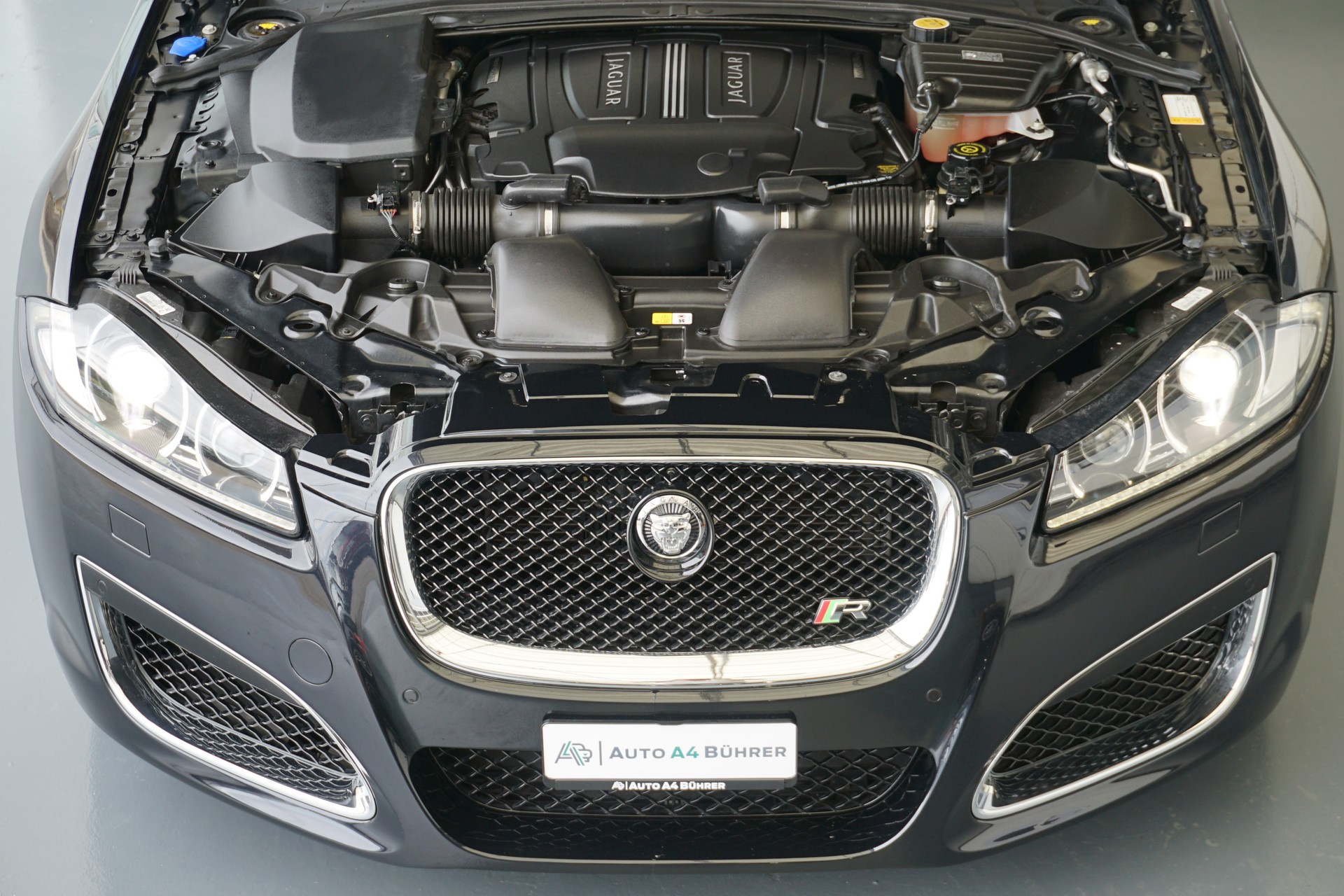 JAGUAR XF 5.0 V8 S/C XFR 510PS sehr gepflegte Sportlimousine!!-image-11