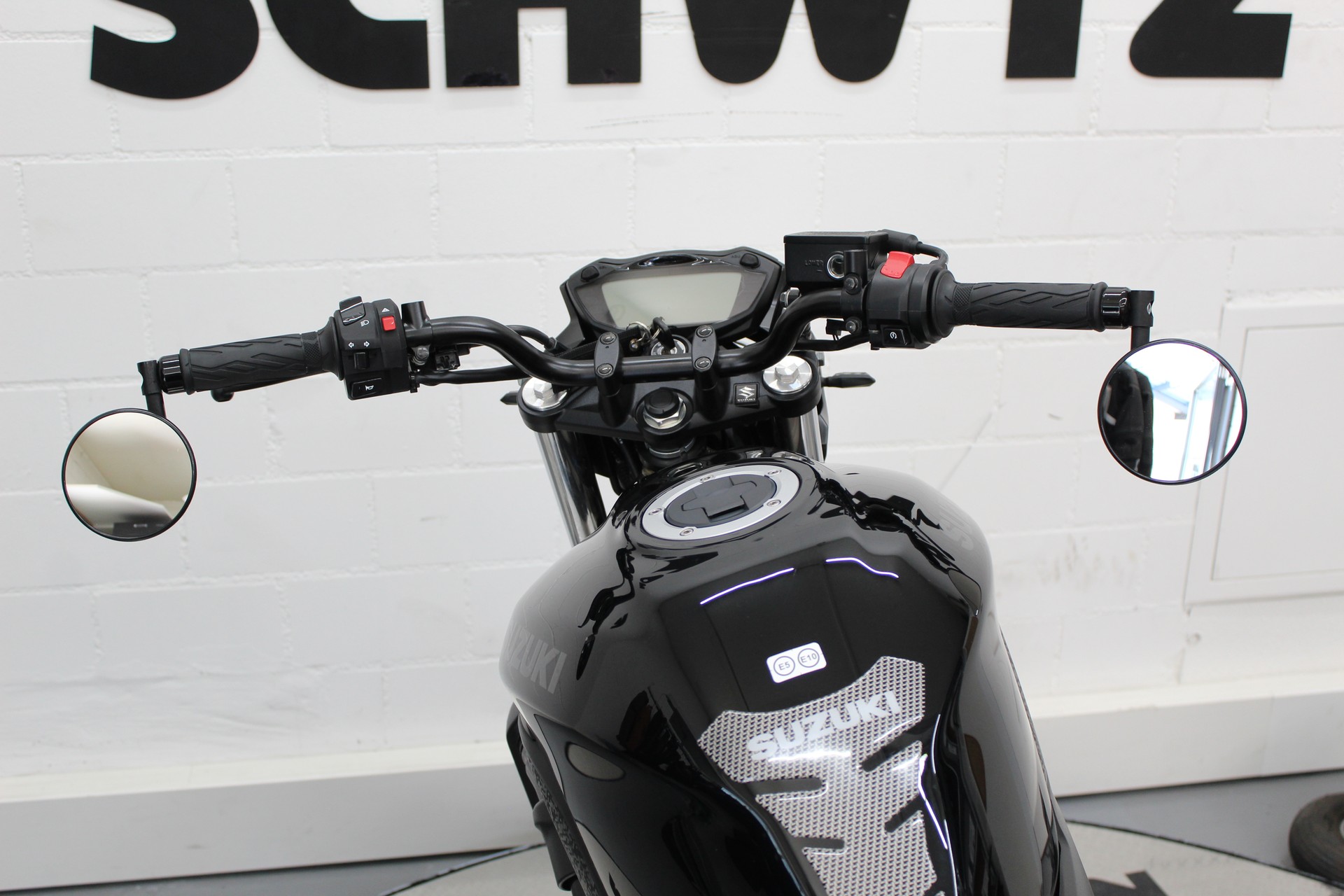 SUZUKI SV 650-image-8