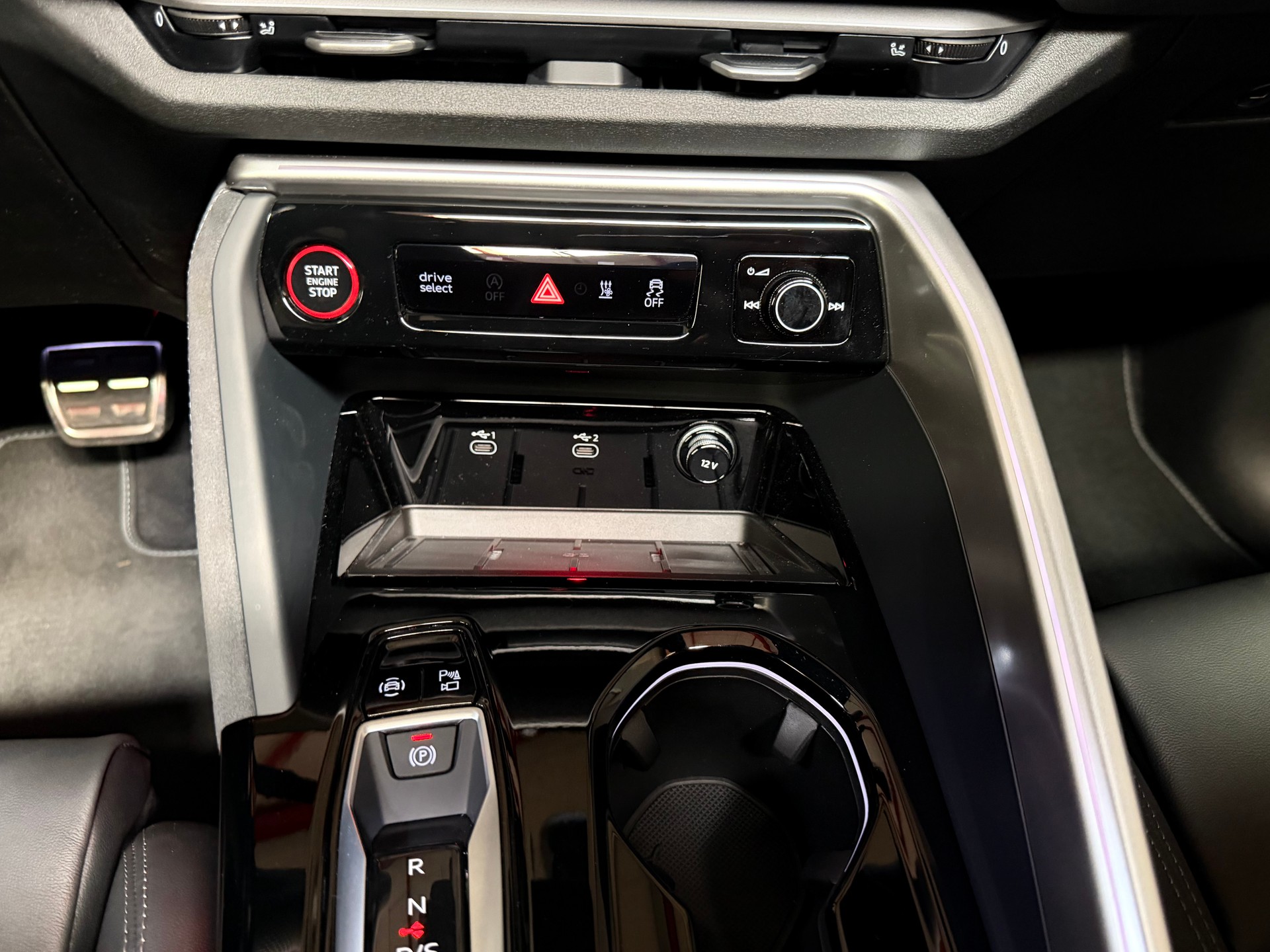 AUDI SQ5 TFSI quattro S-tronic-image-25