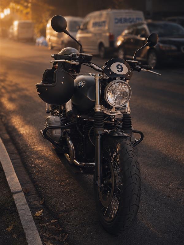 BMW R nineT Scrambler ABS-image-1