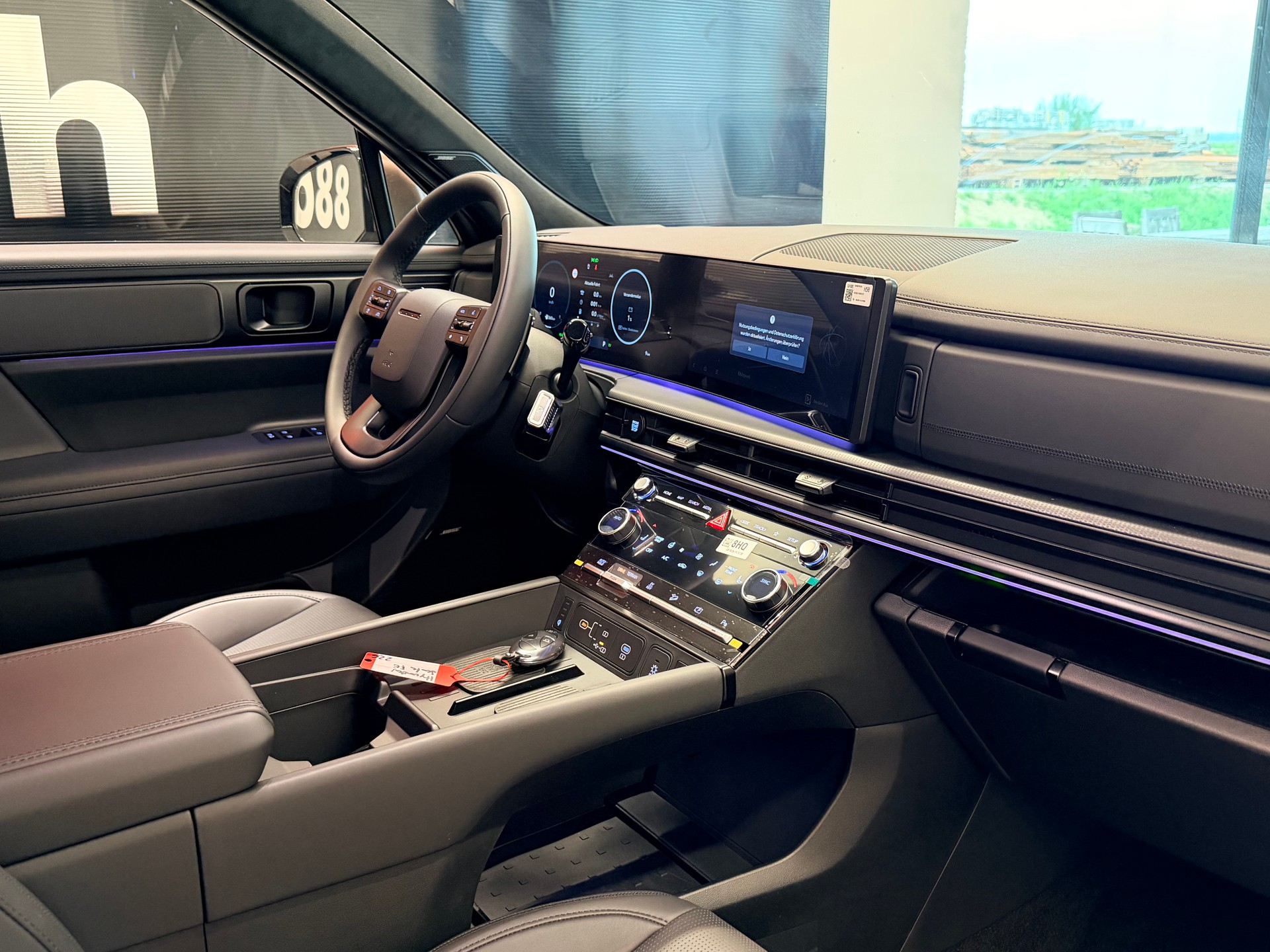 HYUNDAI Santa Fe 1.6 T-GDi PHEV Calligraphy 4WD Automatic-image-13