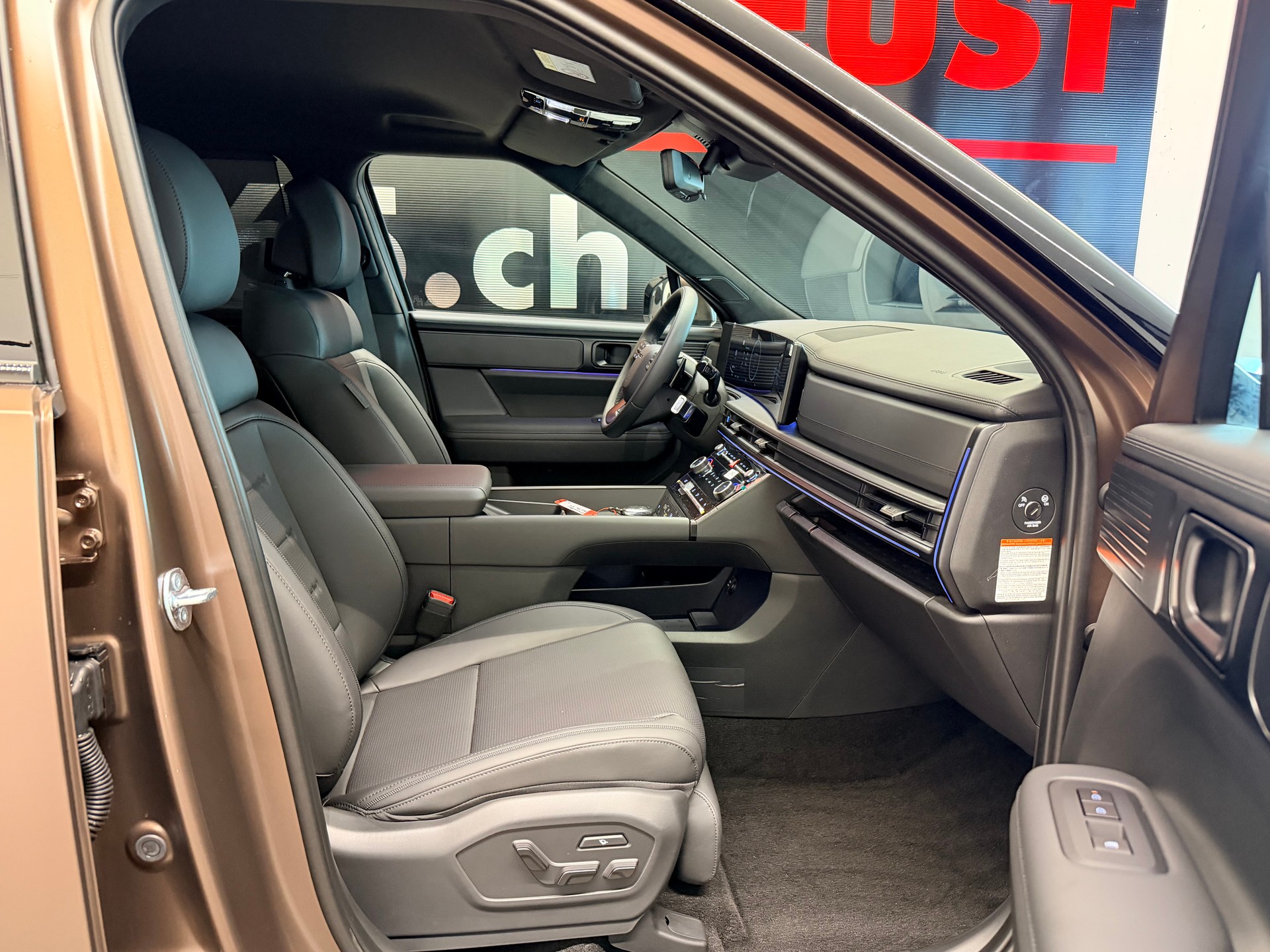 HYUNDAI Santa Fe 1.6 T-GDi PHEV Calligraphy 4WD Automatic-image-14