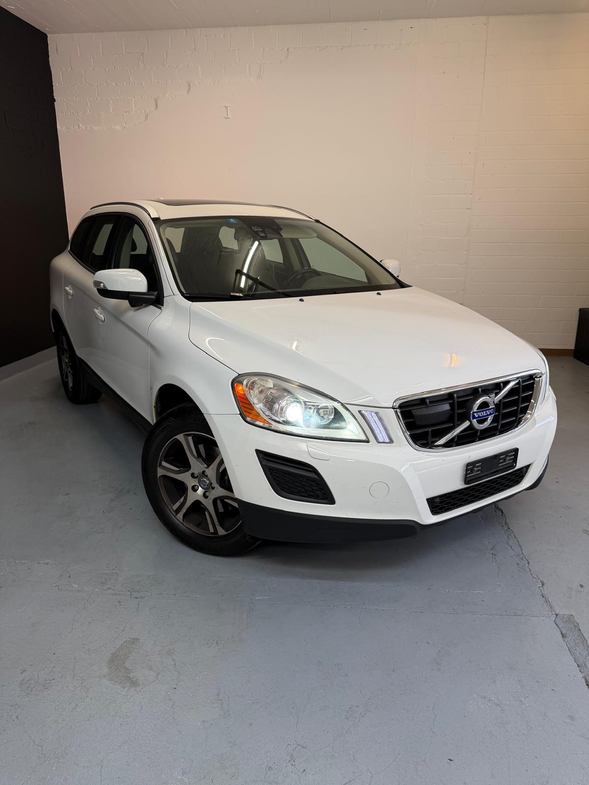 VOLVO XC60 D5 AWD Kinetic Geartronic ***CH-Fahrzeug***