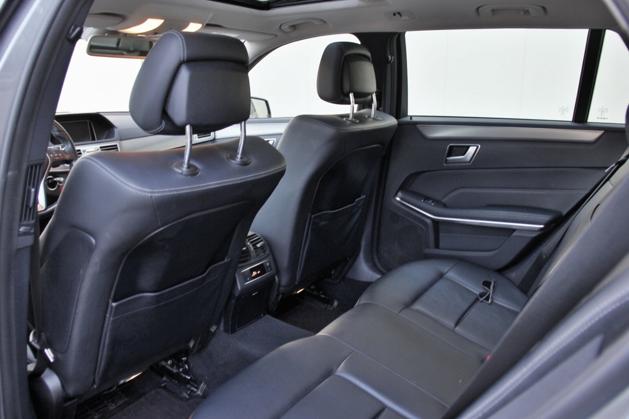 MERCEDES-BENZ E 250 BlueTEC Avantgarde 4Matic 7G-Tronic-image-9