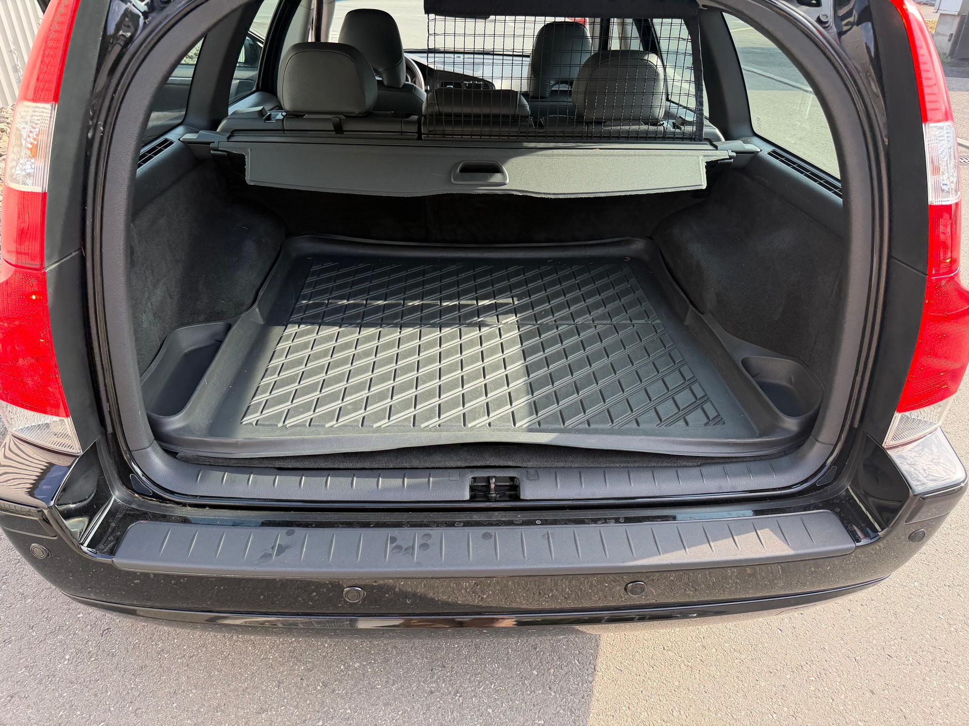 VOLVO V70 2.4D Momentum-image-44