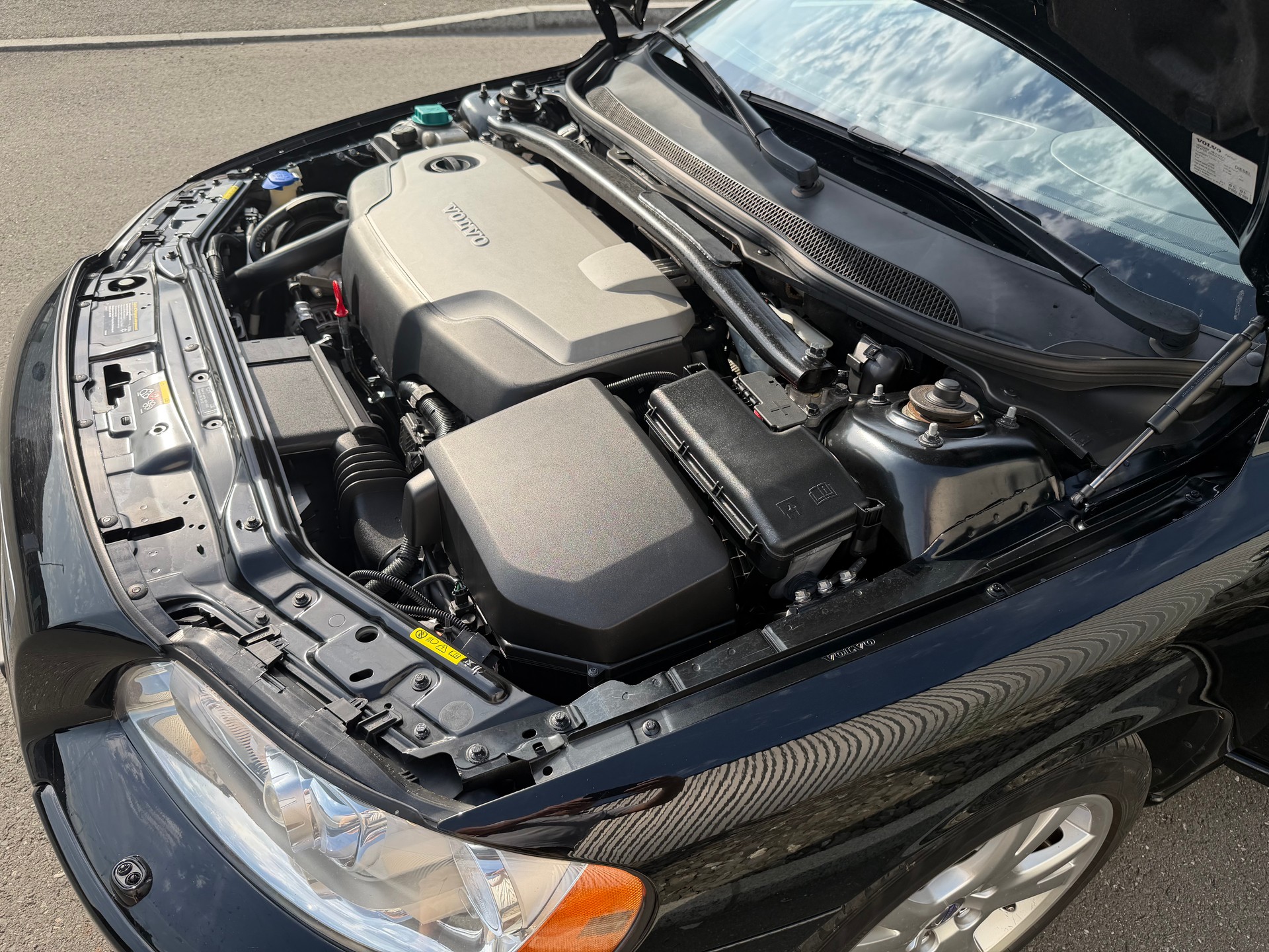 VOLVO V70 2.4D Momentum-image-48