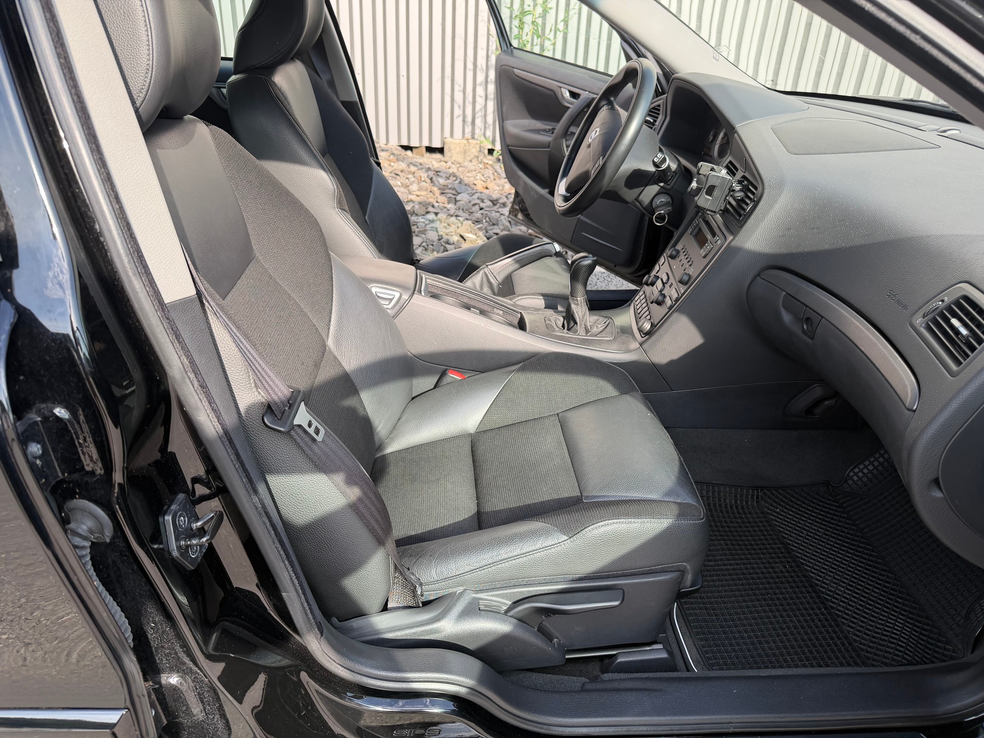 VOLVO V70 2.4D Momentum-image-34