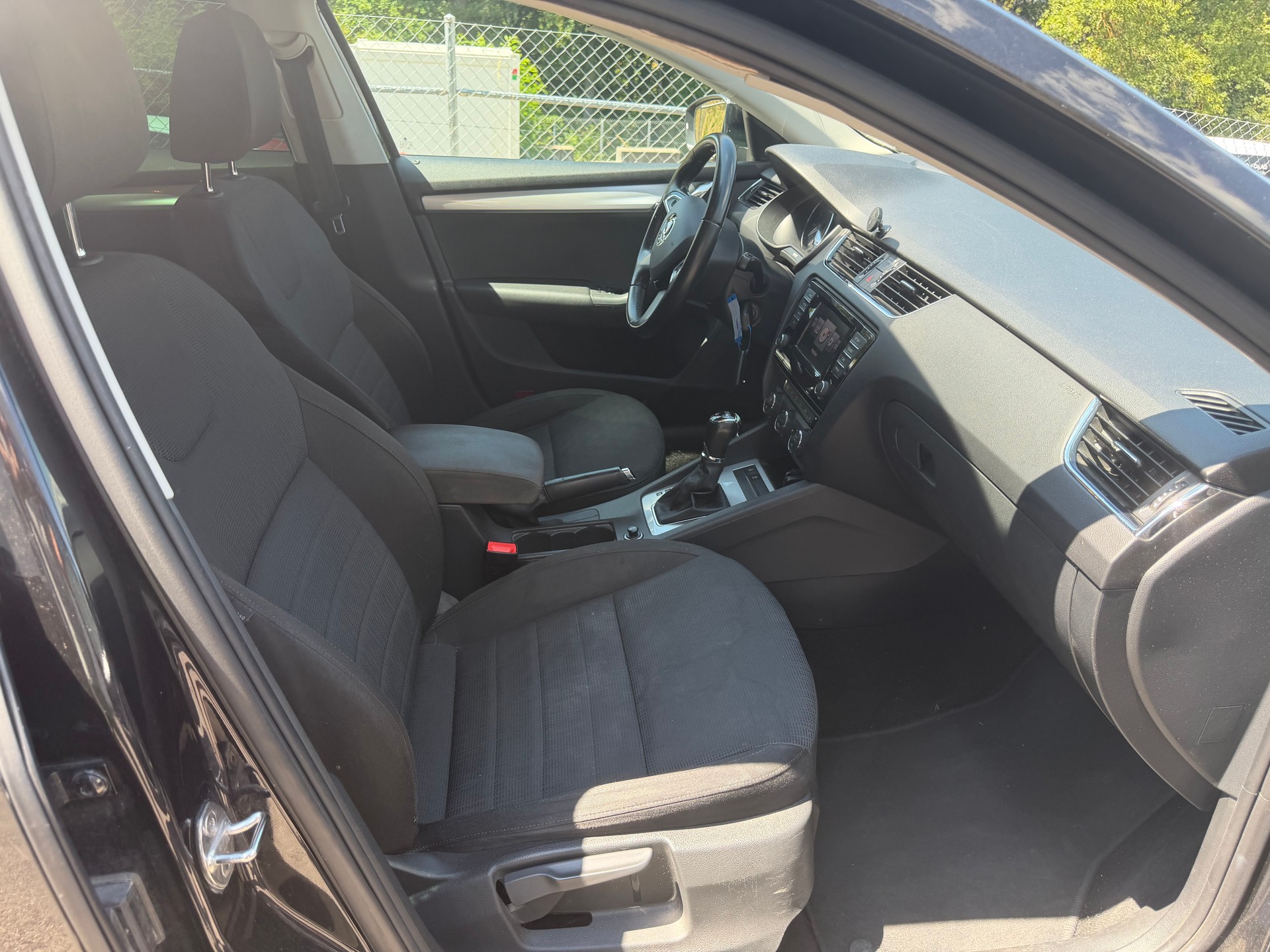 SKODA Octavia Combi 1.8 TSI Fresh 4x4 DSG-image-8