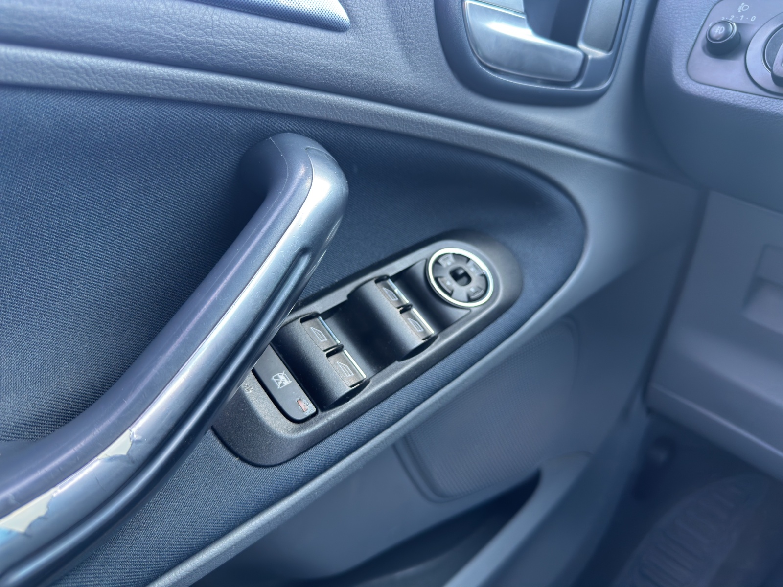 FORD S-Max 2.0 TDCi Titanium Automatic-image-15