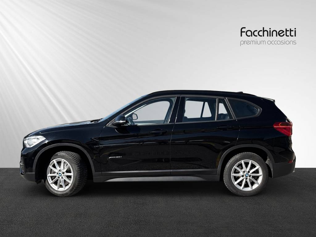 BMW X1 xDrive 20i Steptronic-showroom-element-2
