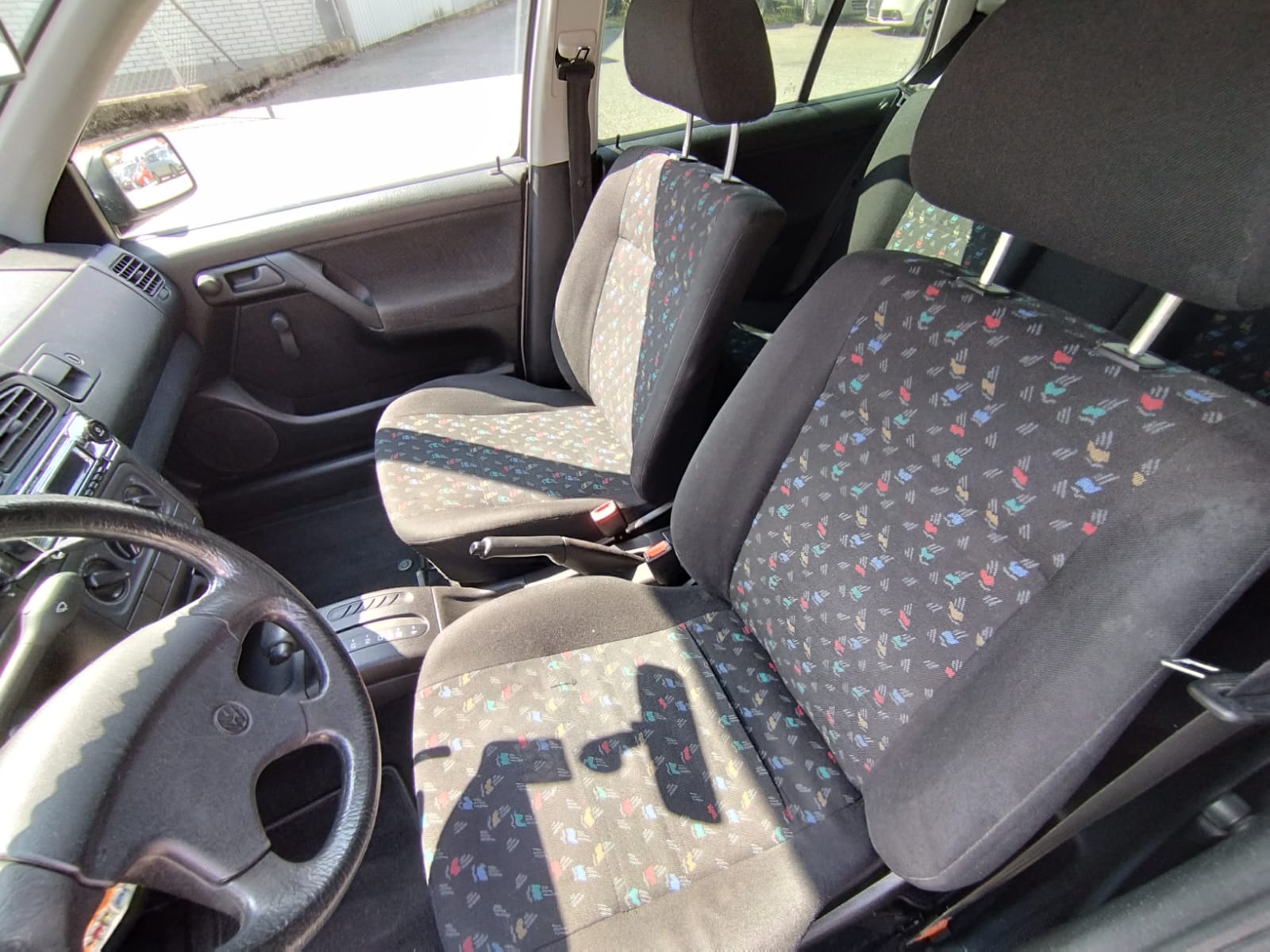 VW Golf 1800 Avenue A-image-10