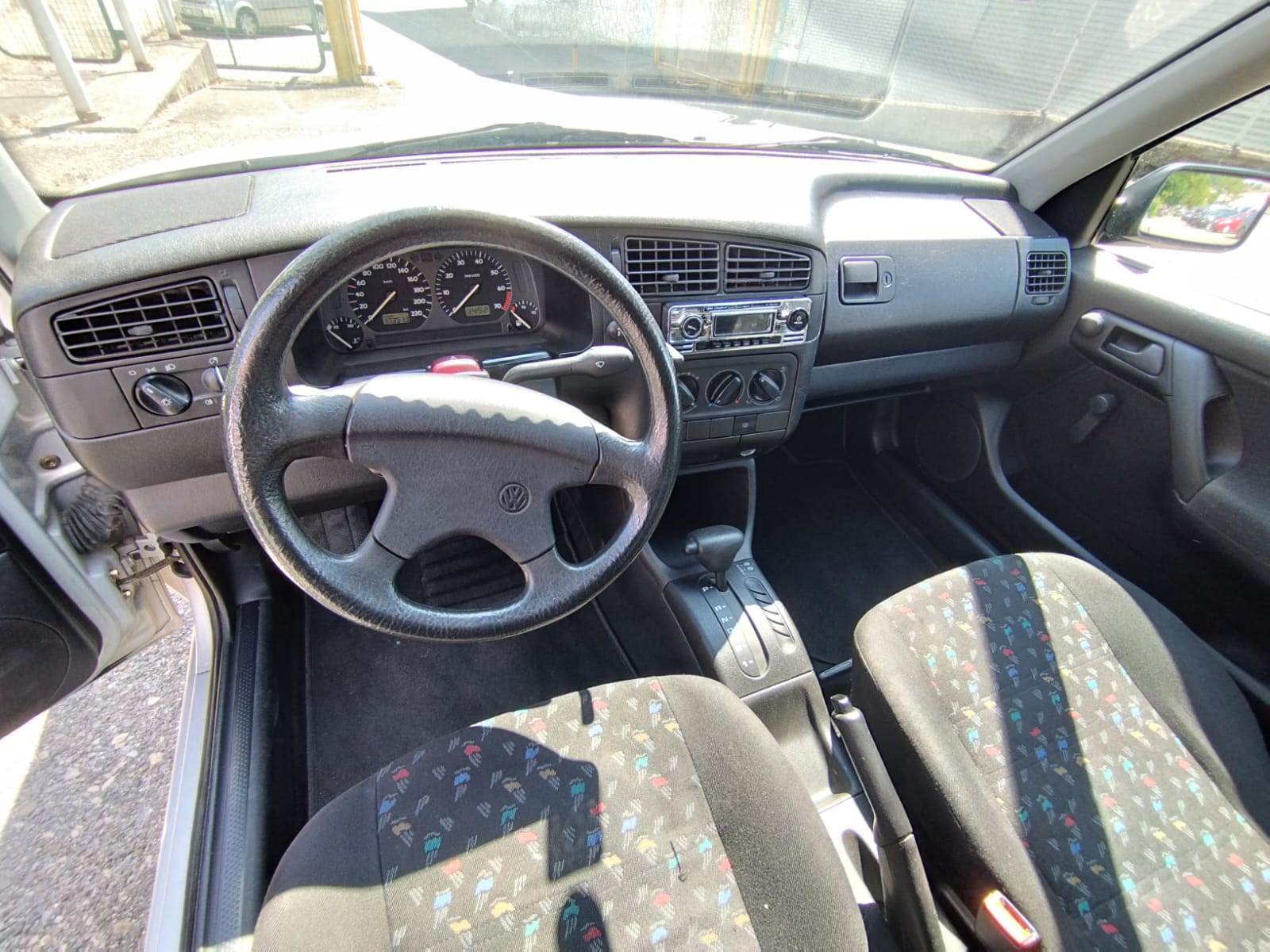 VW Golf 1800 Avenue A-image-7