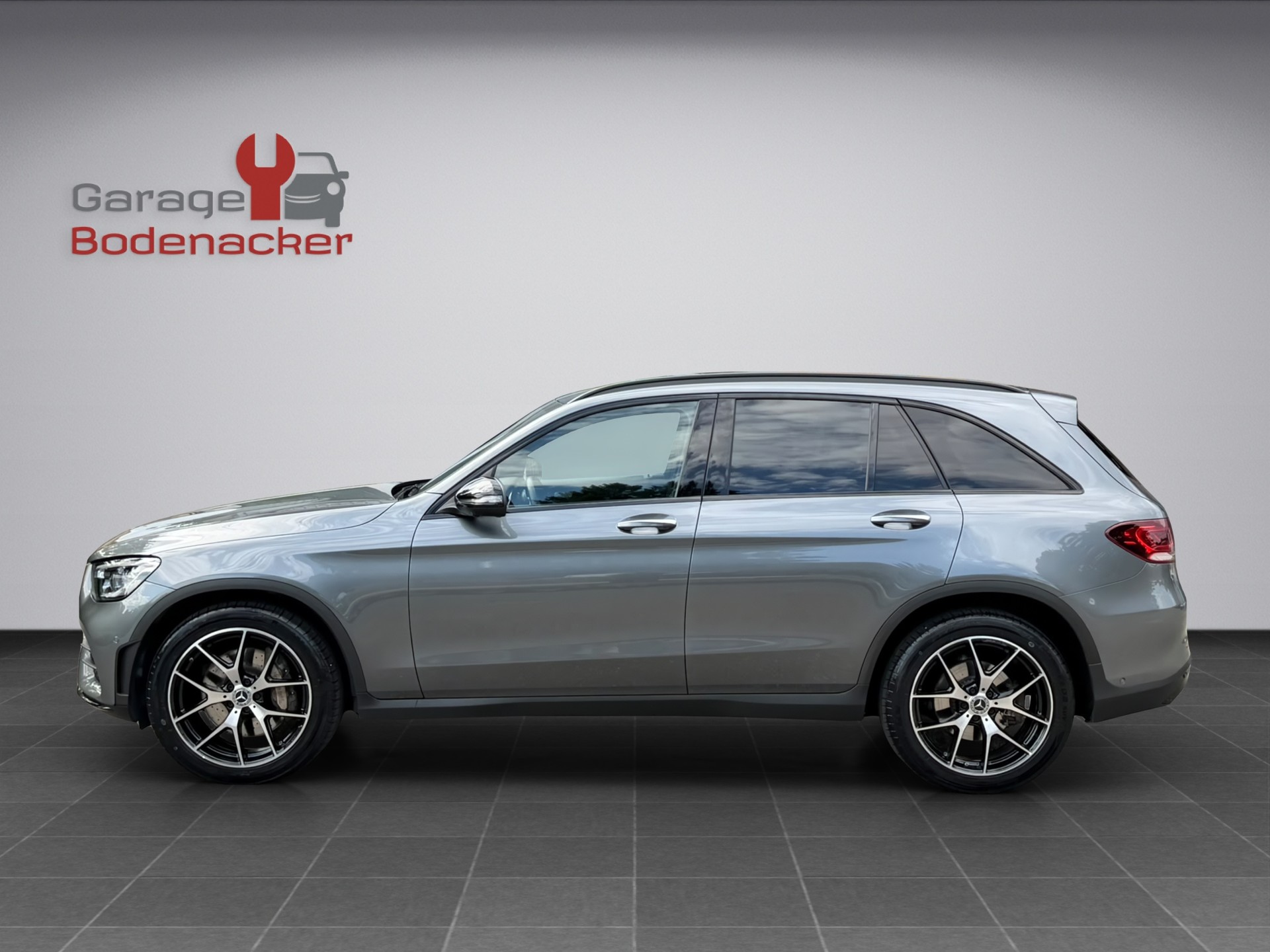 MERCEDES-BENZ GLC 220 d AMG Line 4Matic 9G-Tronic * Facelift *-showroom-element-2