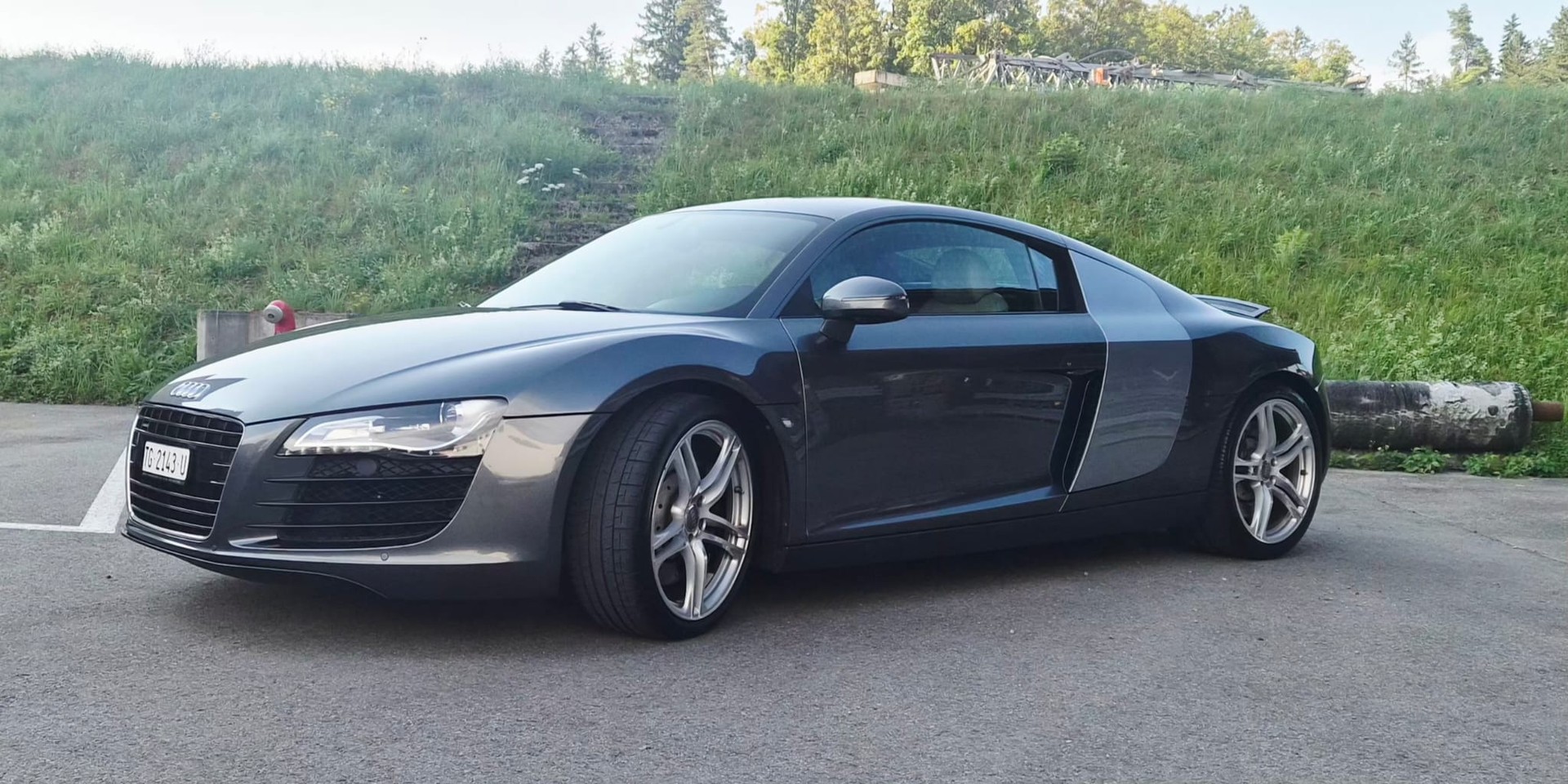 AUDI R8 Coupé 4.2-image-4