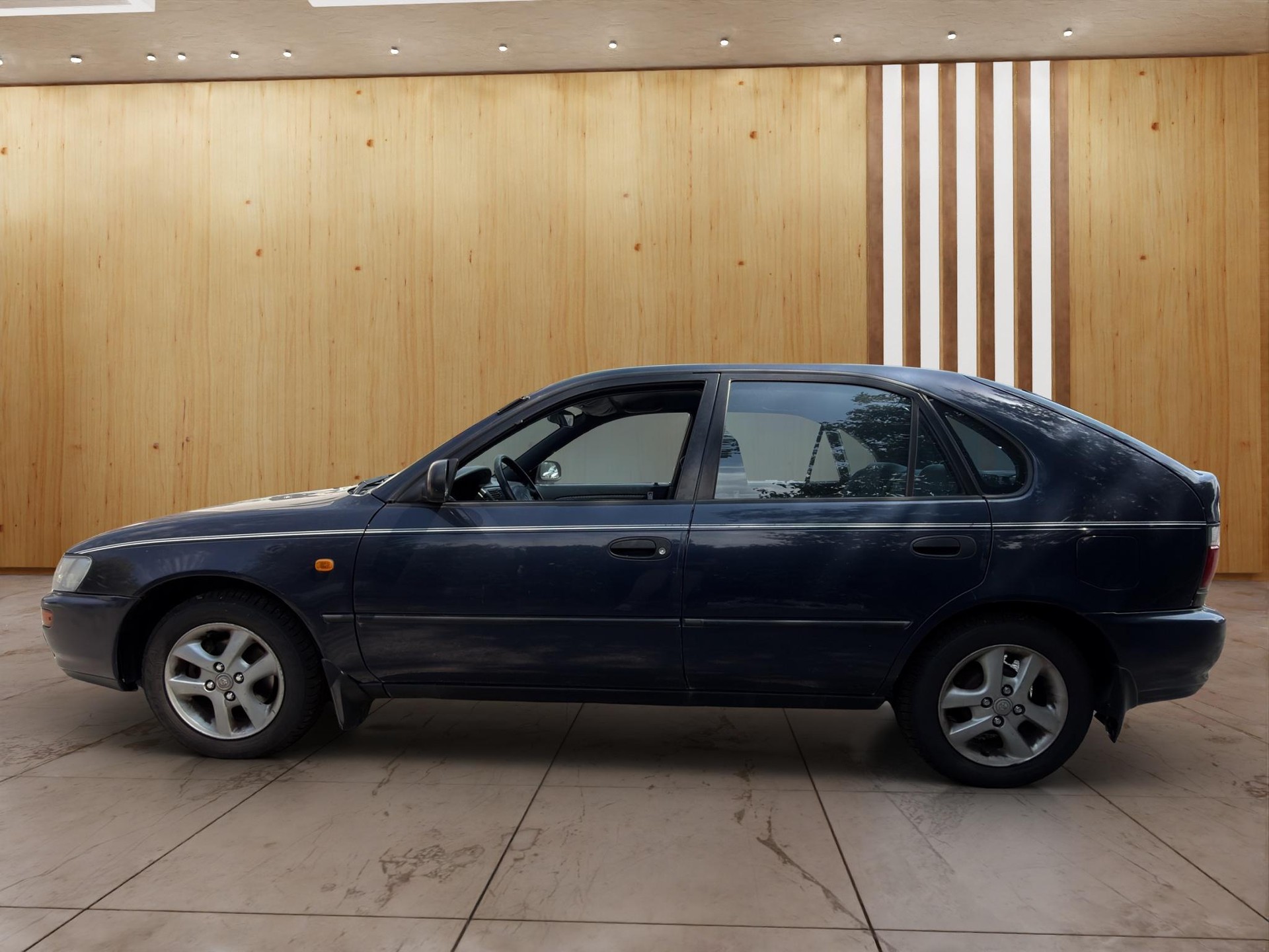 TOYOTA Corolla Compact 1.3 XLi-showroom-element-2