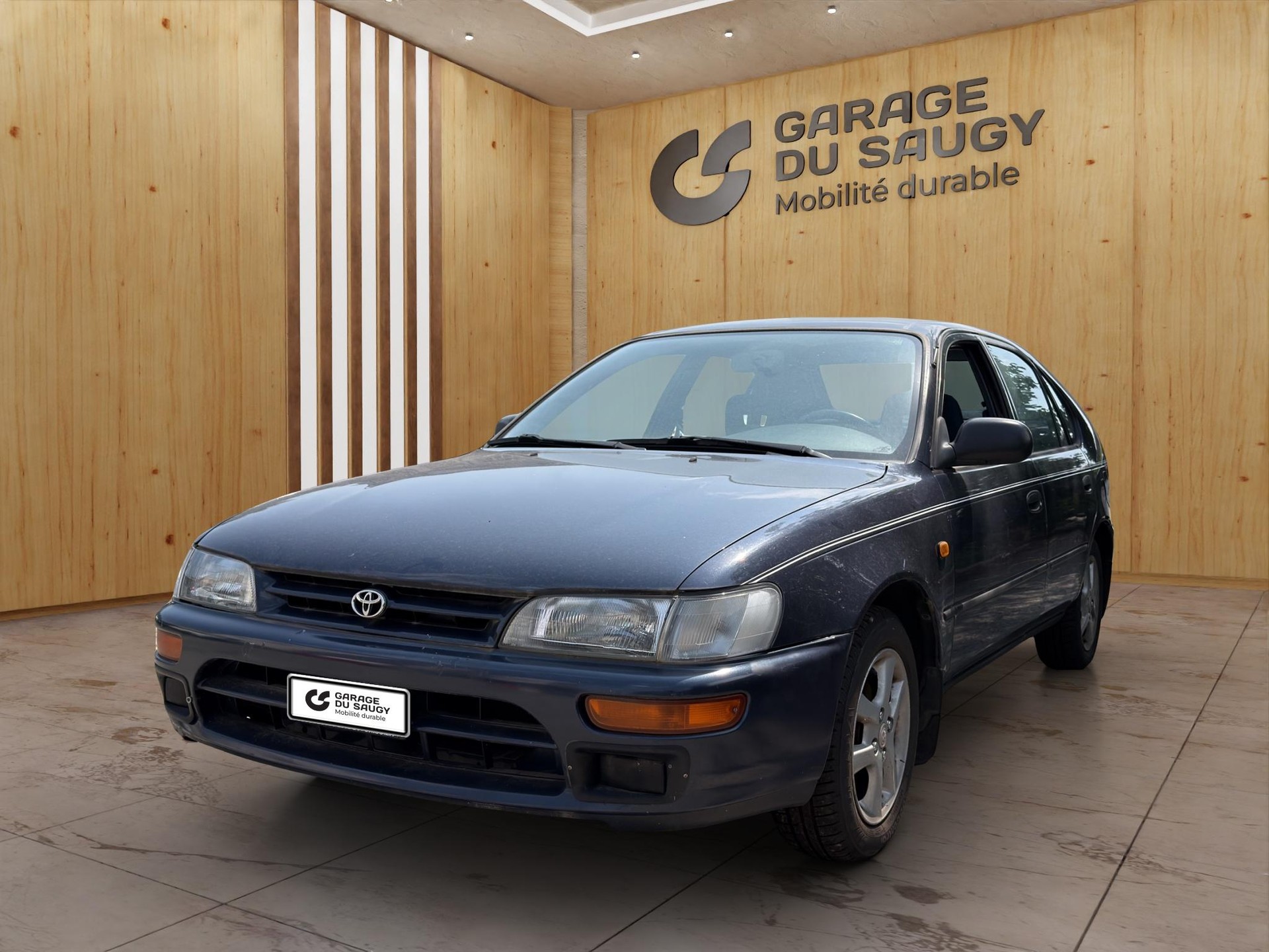 TOYOTA Corolla Compact 1.3 XLi