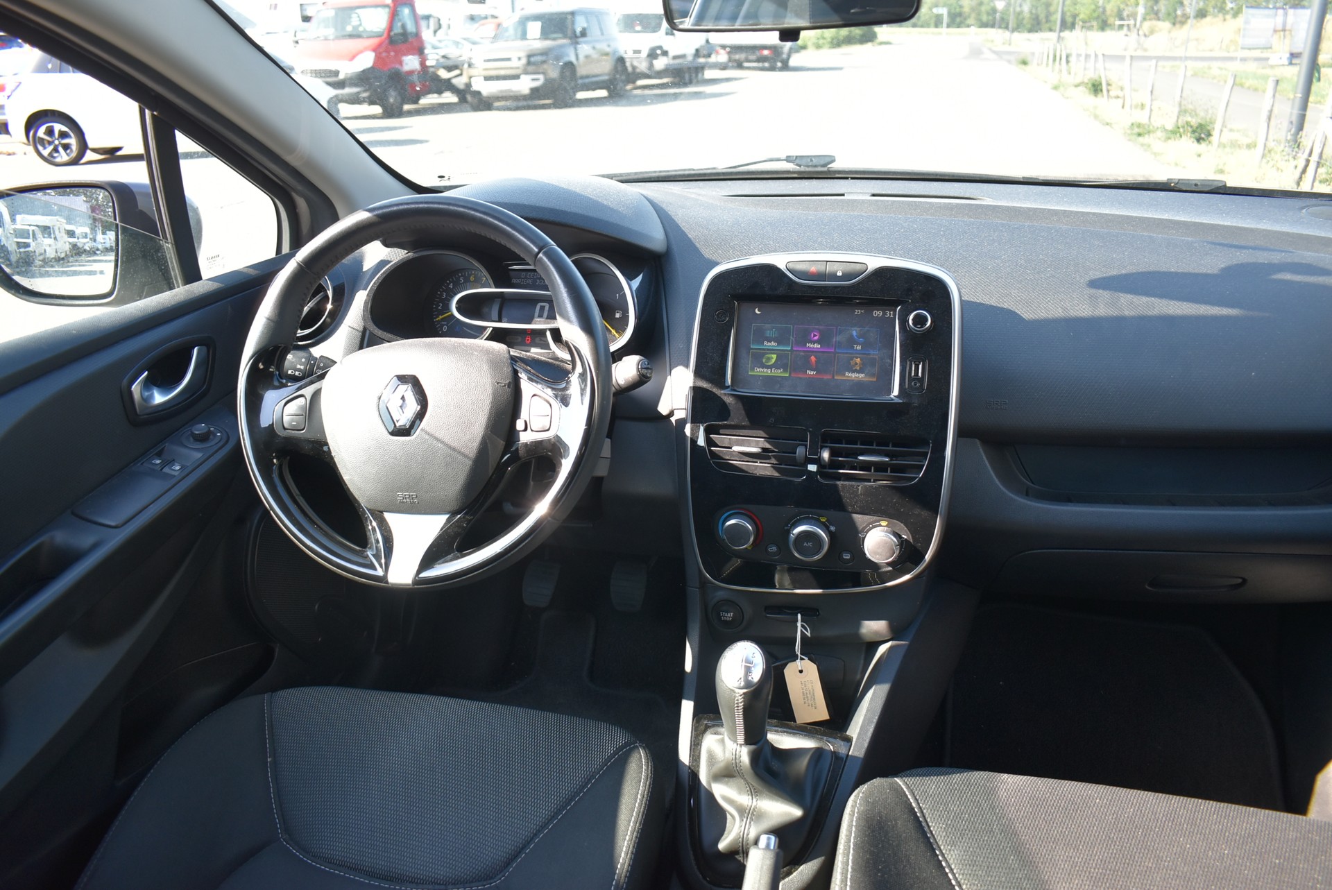 RENAULT Clio 0.9 12V Expression-image-5