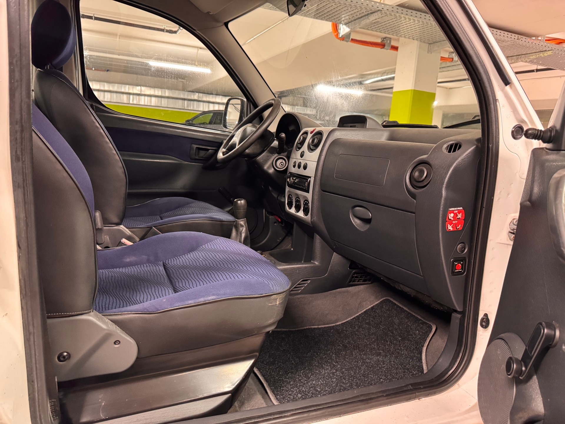 PEUGEOT Partner 1.4 XR-image-9
