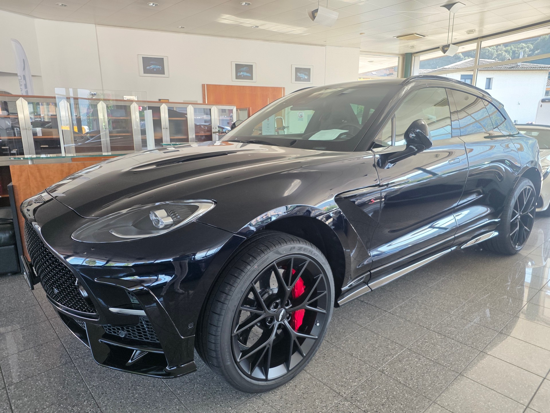 ASTON MARTIN DBXS 727cv