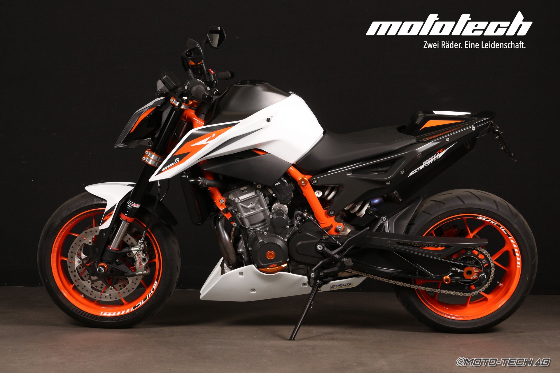 KTM 890 Duke R-image-3