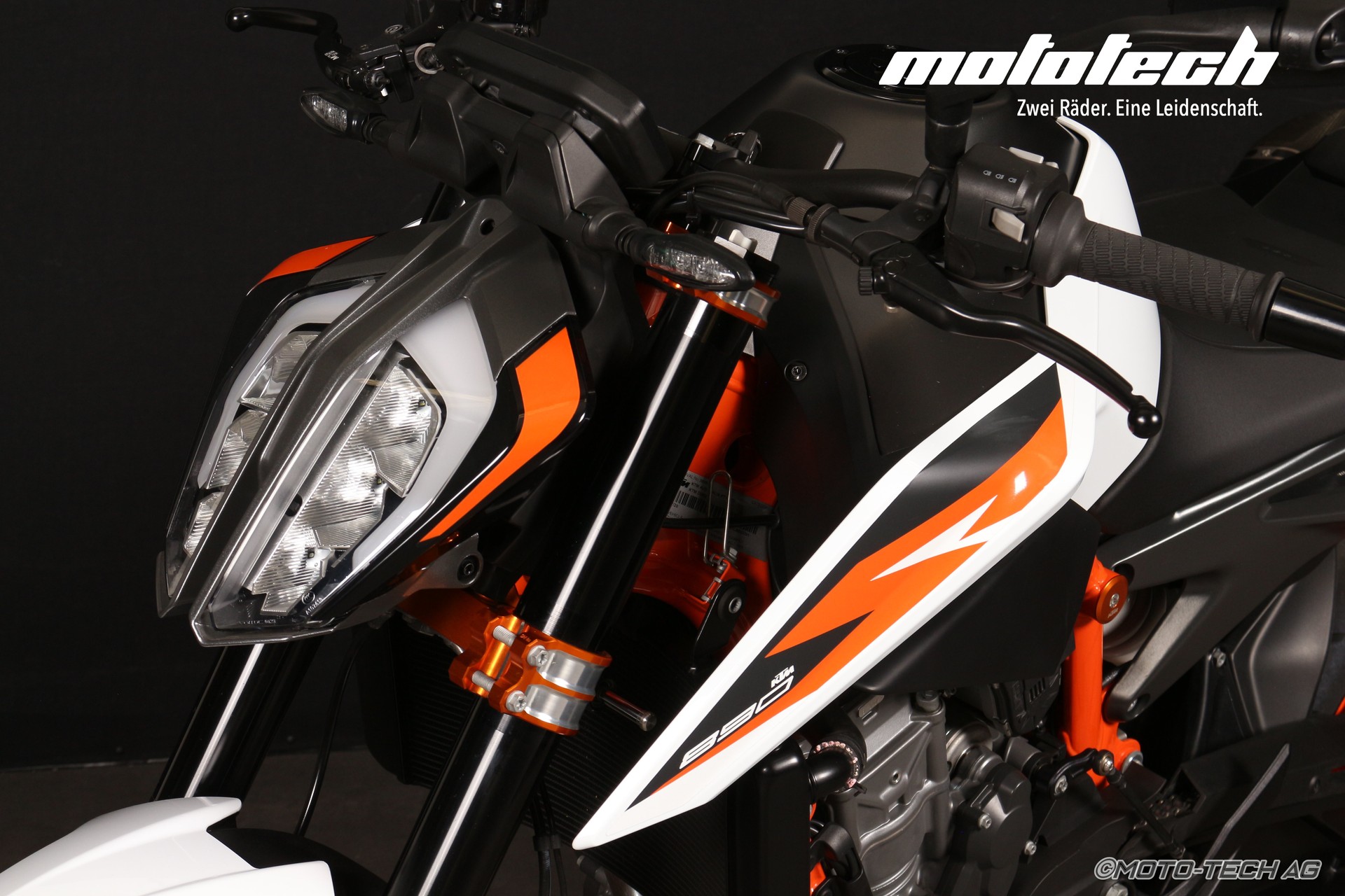 KTM 890 Duke R-image-6