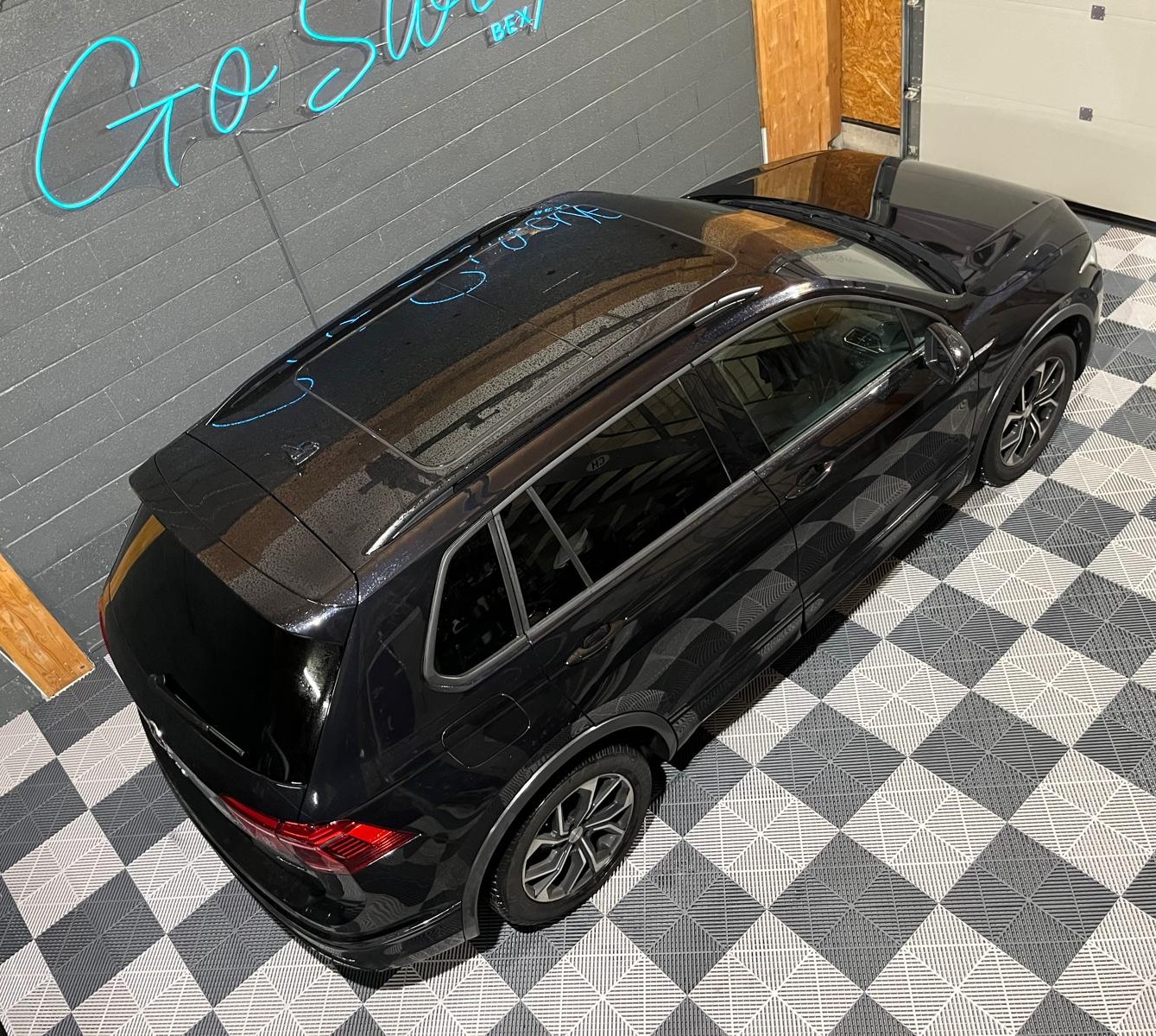 VW Tiguan 2.0 TDI SCR R-Line 4Motion DSG-showroom-element-3