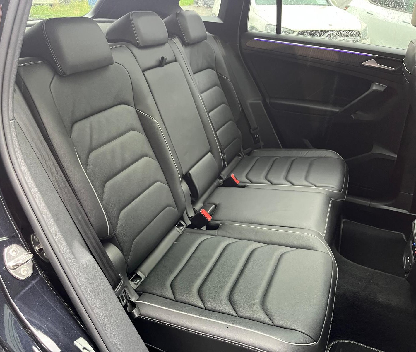 VW Tiguan 2.0 TDI SCR R-Line 4Motion DSG-image-22