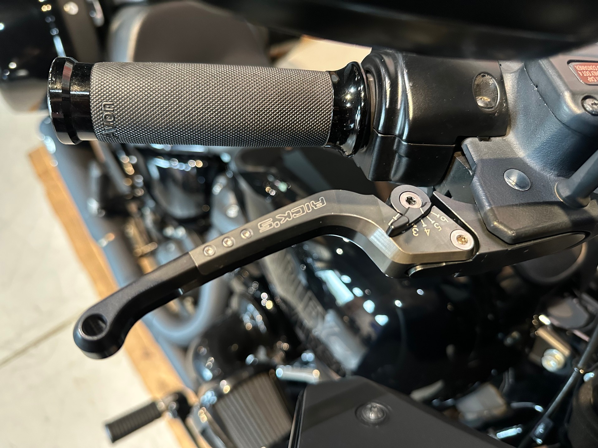 HARLEY-DAVIDSON Low Rider ST 117ci-image-6