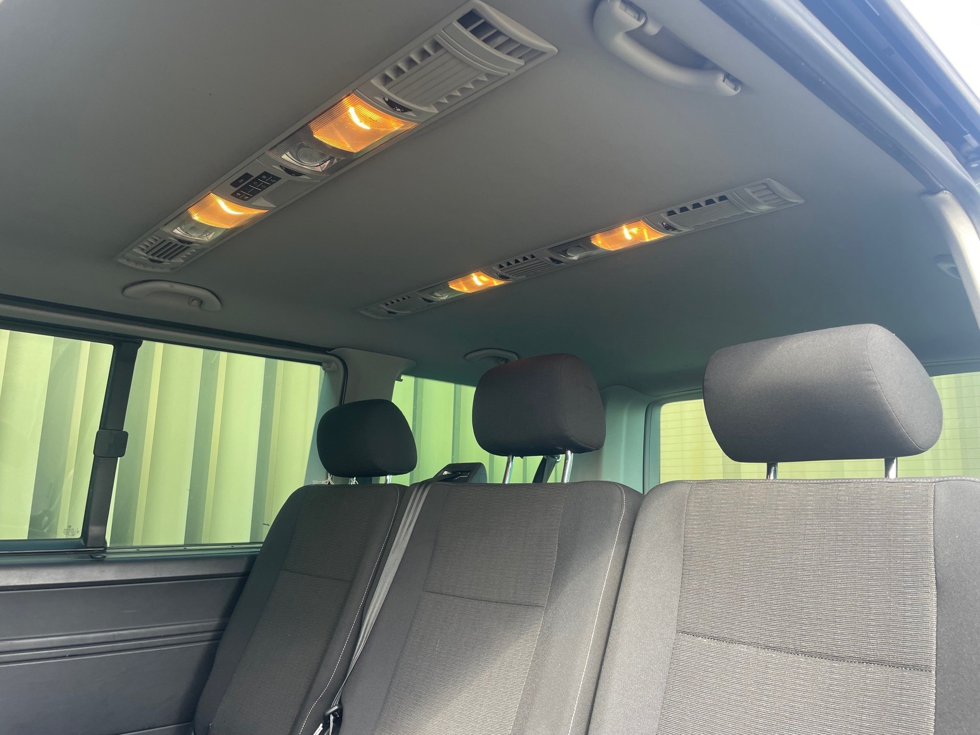 VW 2.0 TDI 204PS - 4x4 / Handschaltung - 9 Sitze / Frisch ab MFK-image-8