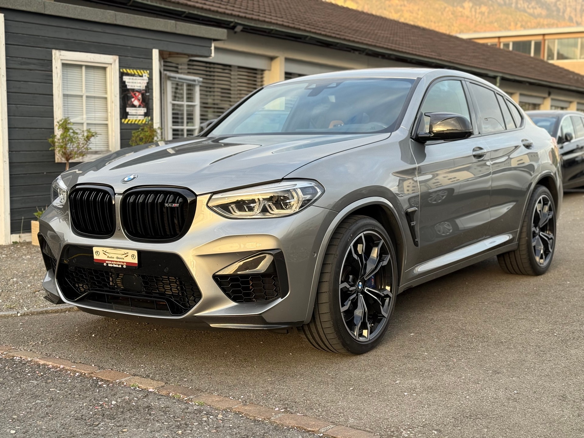 BMW X4M M Competition Steptronic-showroom-element-1