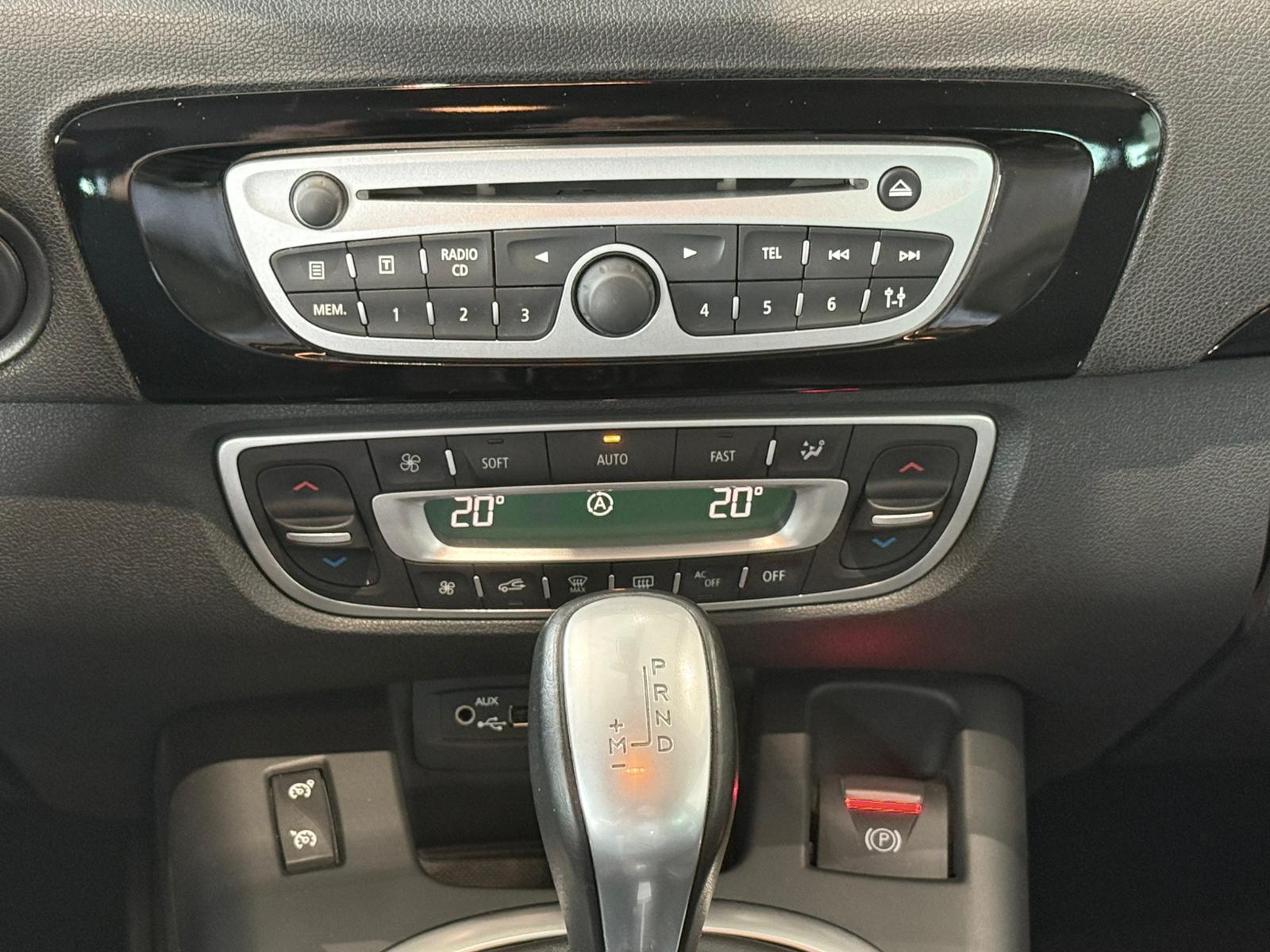 RENAULT Grand Scénic 2.0 16V Bose X-Tronic CVT-image-14