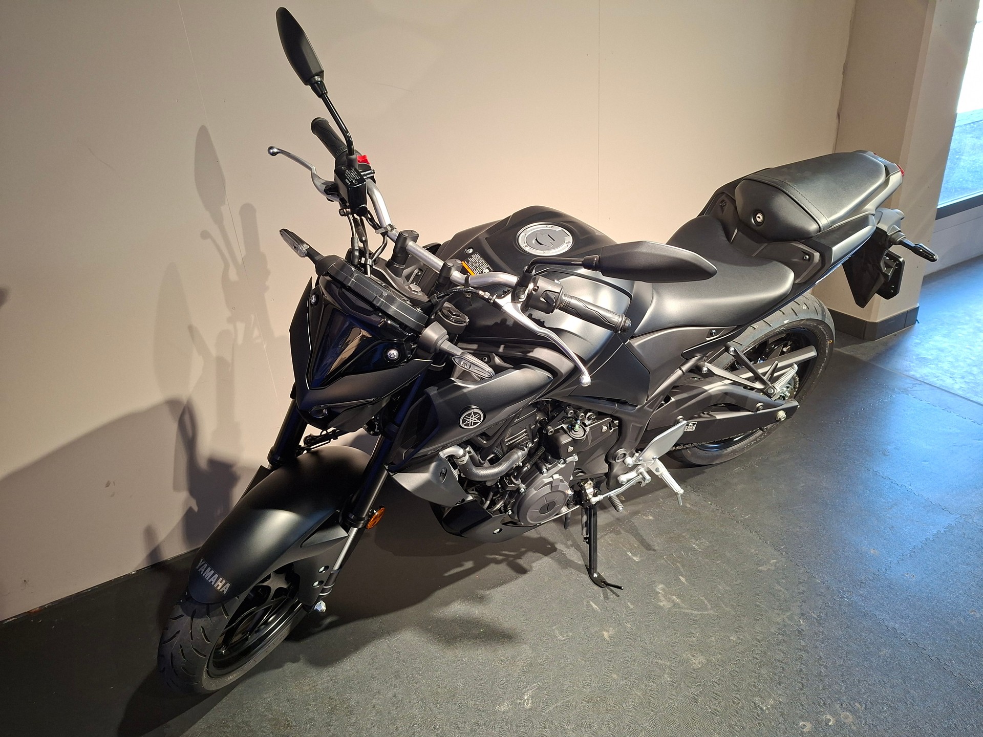 YAMAHA MT-03-image-2
