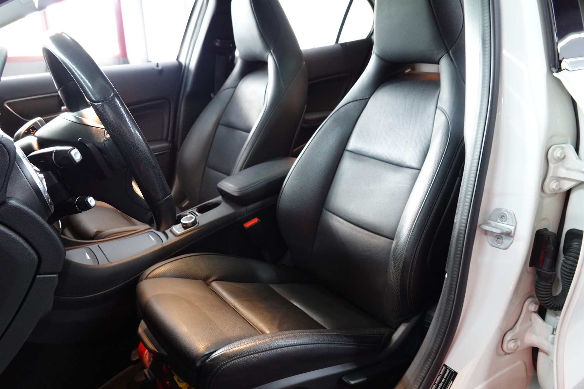 MERCEDES-BENZ GLA 200 CDI Swiss Star Edition 4Matic 7G-DCT-image-28