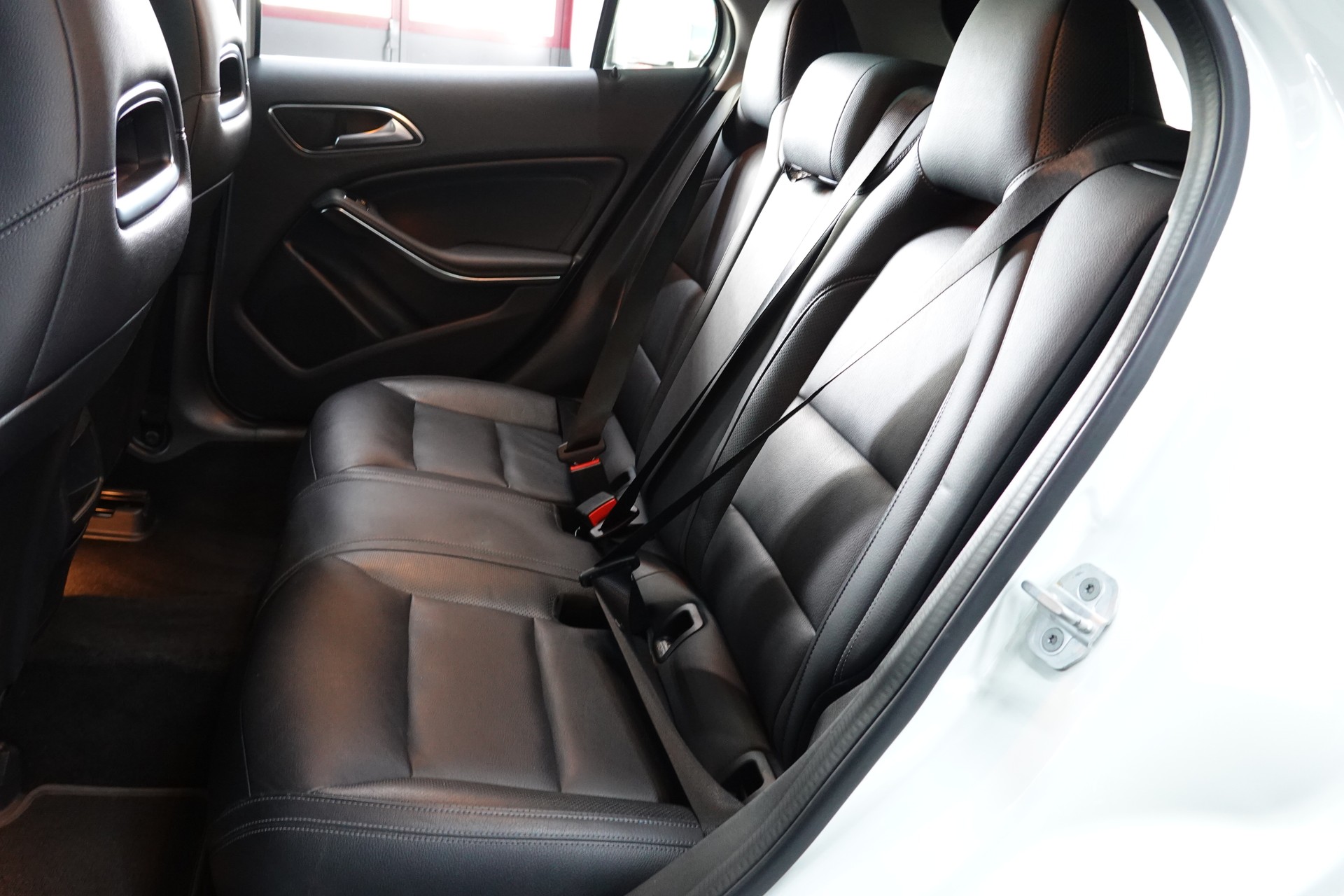 MERCEDES-BENZ GLA 200 CDI Swiss Star Edition 4Matic 7G-DCT-image-31