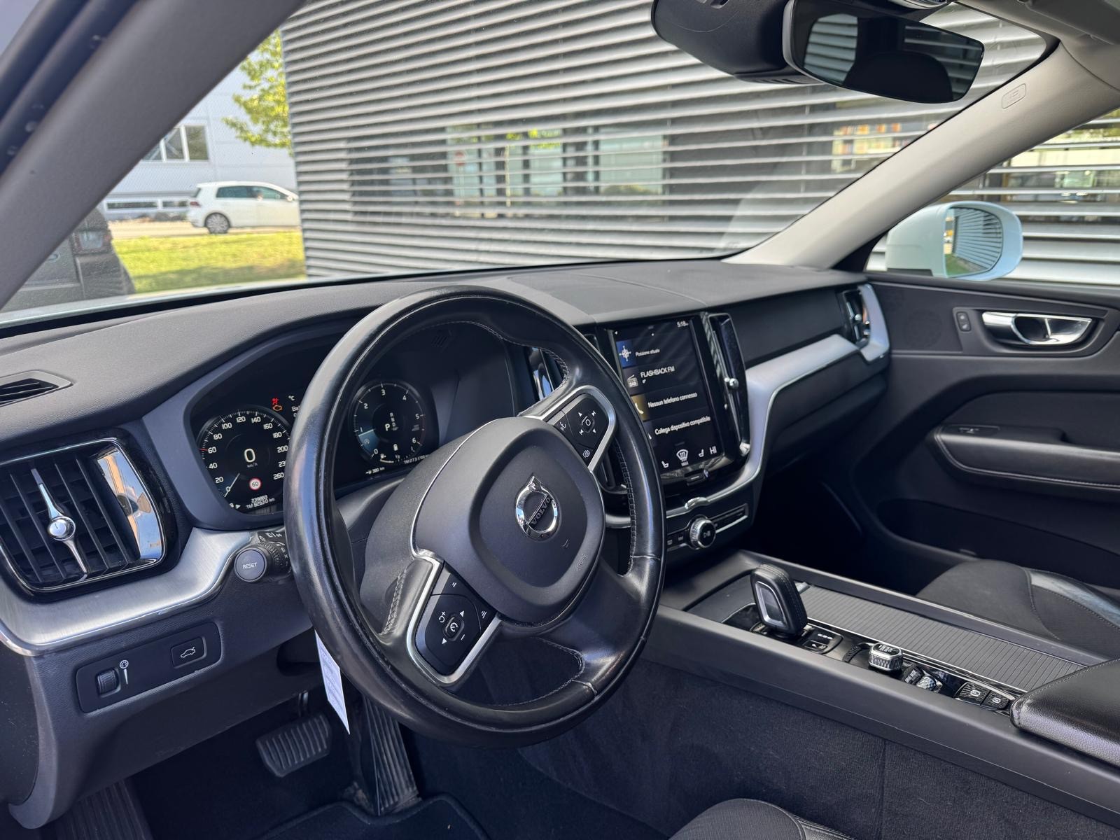 VOLVO XC60 B4 Diesel Mild Hybrid AWD Inscription Geartronic-image-13